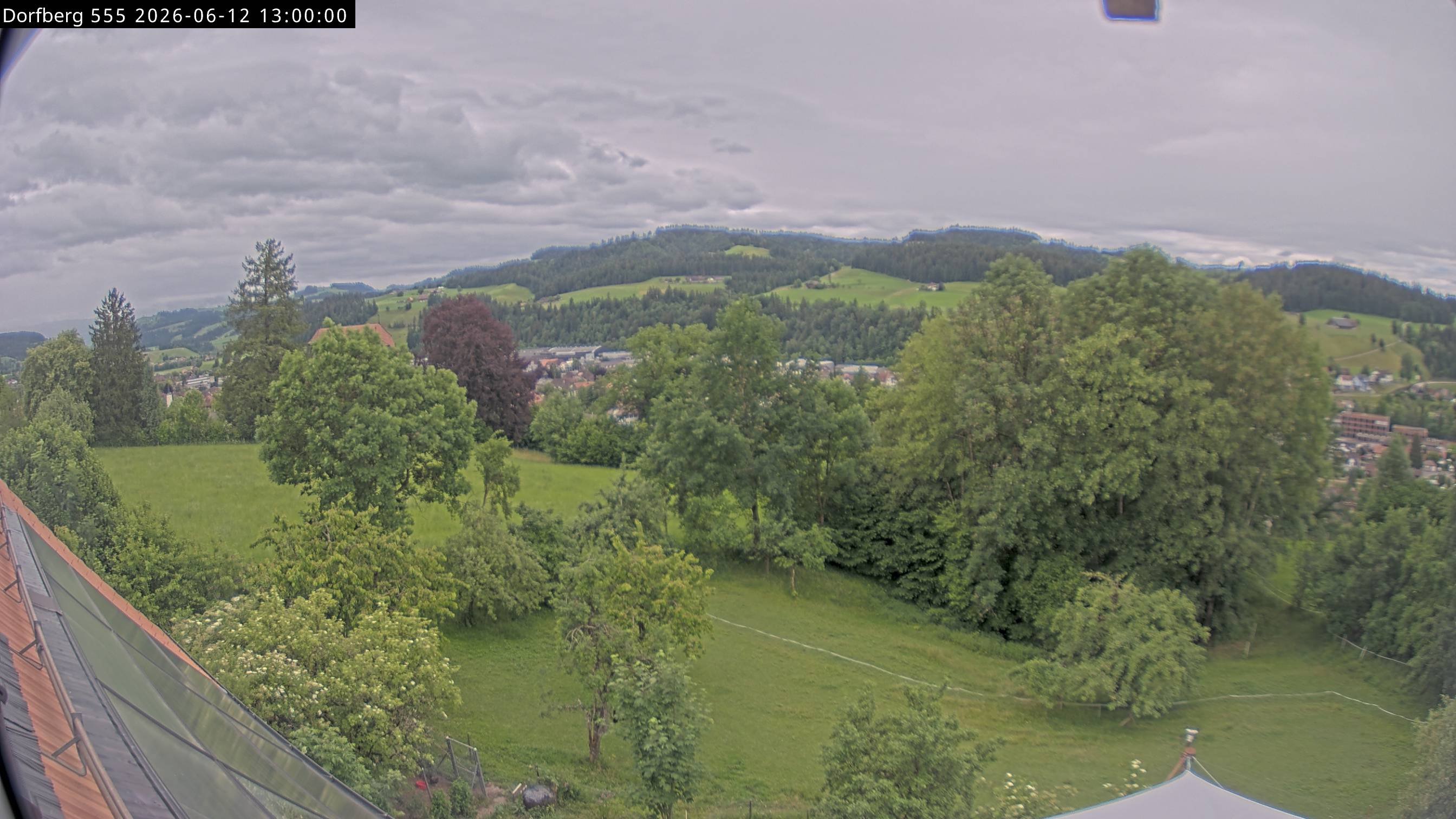 Webcam-Bild: Aussicht vom Dorfberg in Langnau 20260612-130000