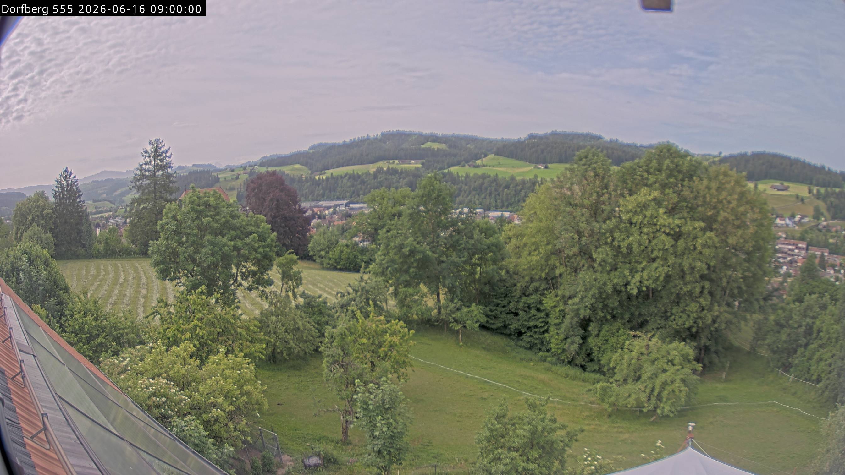 Webcam-Bild: Aussicht vom Dorfberg in Langnau 20260616-090000