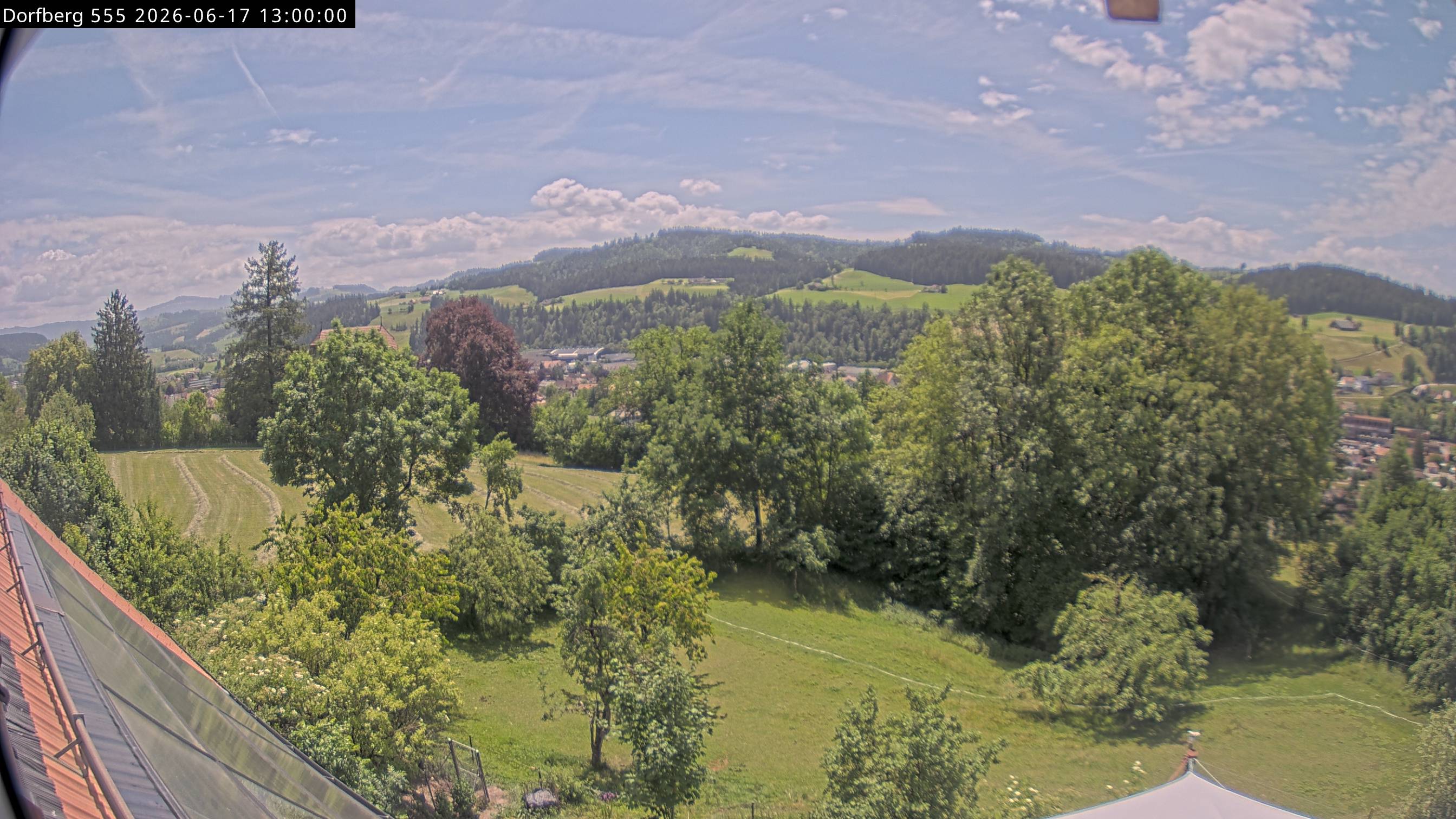 Webcam-Bild: Aussicht vom Dorfberg in Langnau 20260617-130000