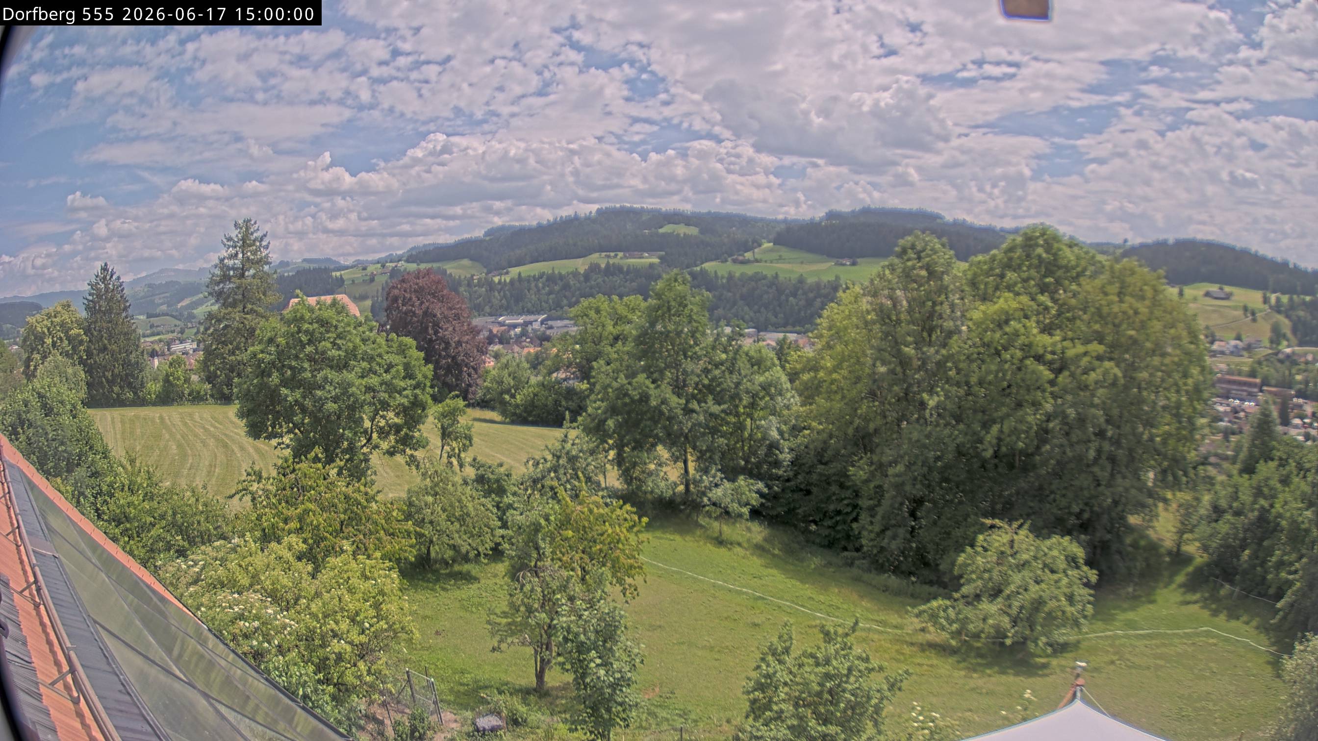 Webcam-Bild: Aussicht vom Dorfberg in Langnau 20260617-150000