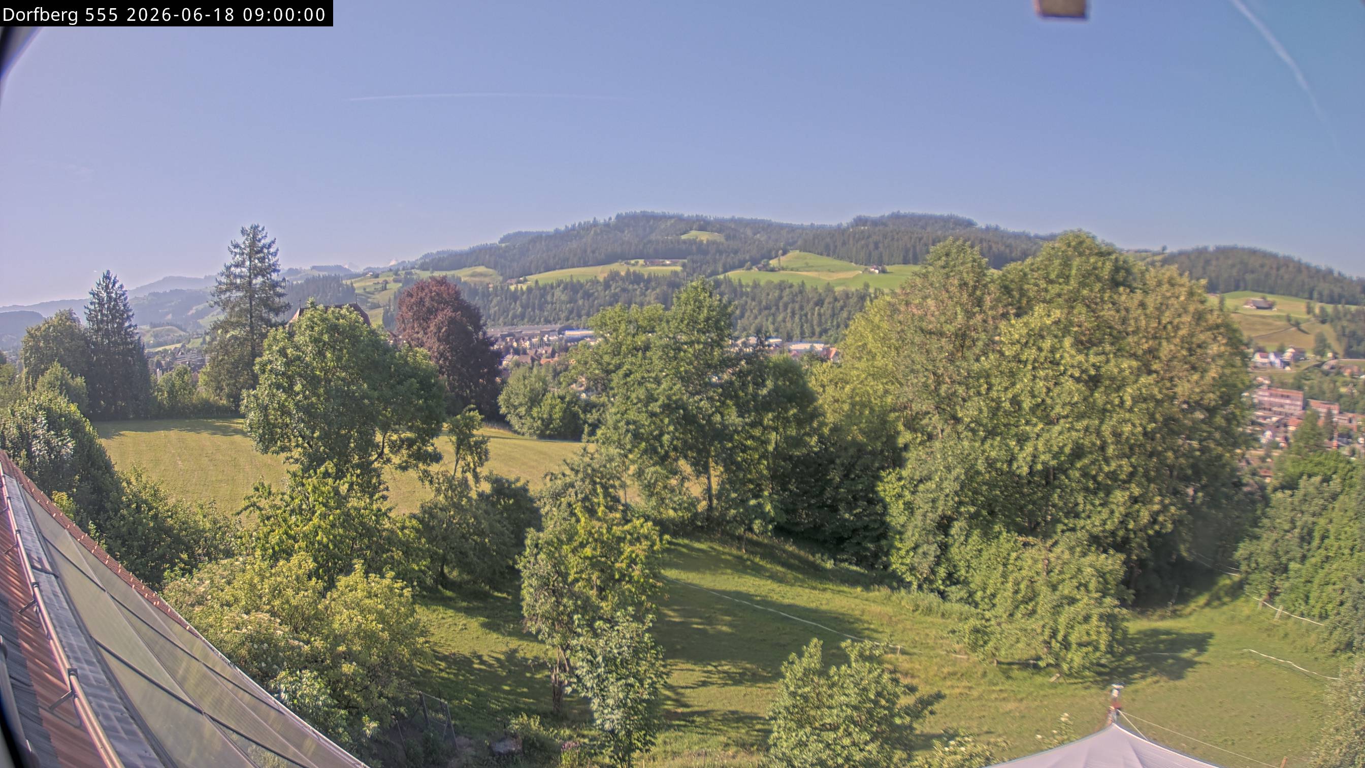 Webcam-Bild: Aussicht vom Dorfberg in Langnau 20260618-090000
