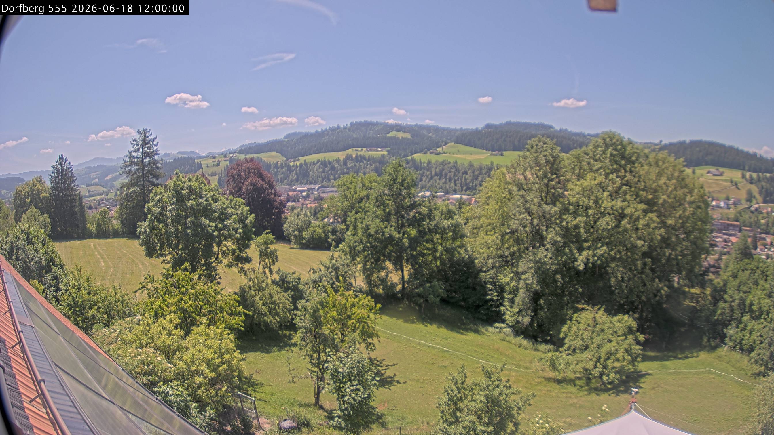Webcam-Bild: Aussicht vom Dorfberg in Langnau 20260618-120000