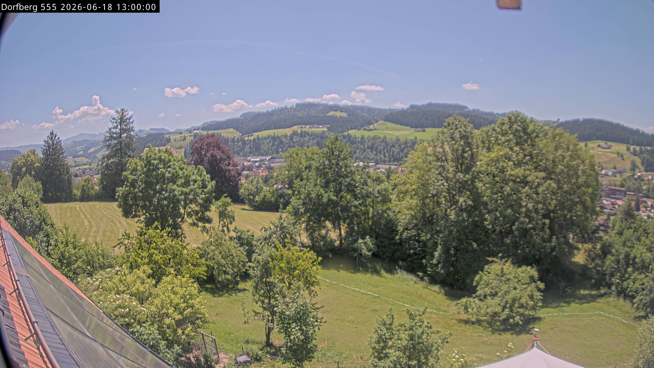 Webcam-Bild: Aussicht vom Dorfberg in Langnau 20260618-130000