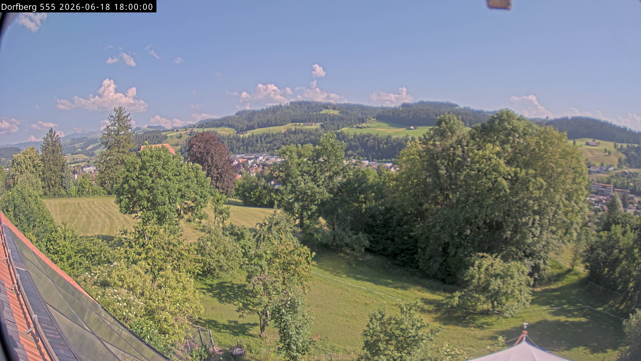 Webcam-Bild: Aussicht vom Dorfberg in Langnau 20260618-180000
