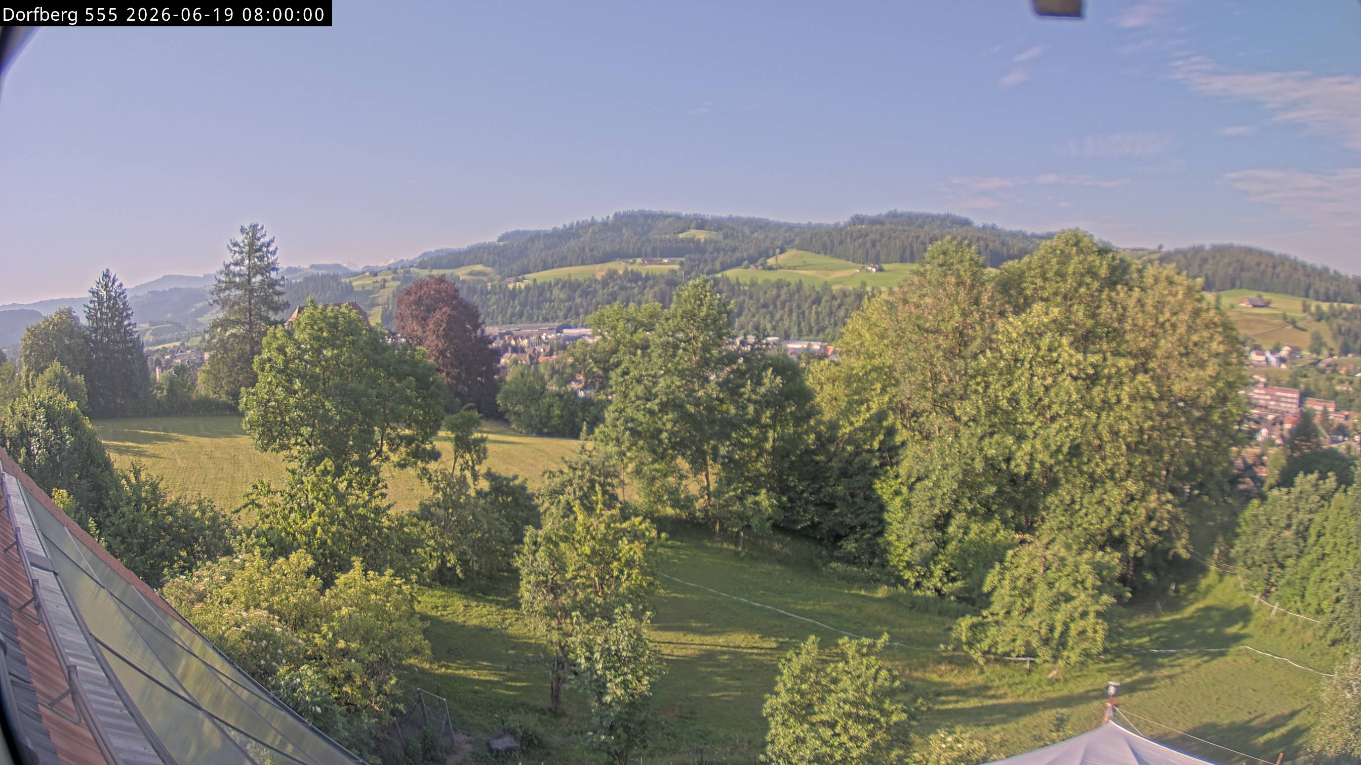 Webcam-Bild: Aussicht vom Dorfberg in Langnau 20260619-080000