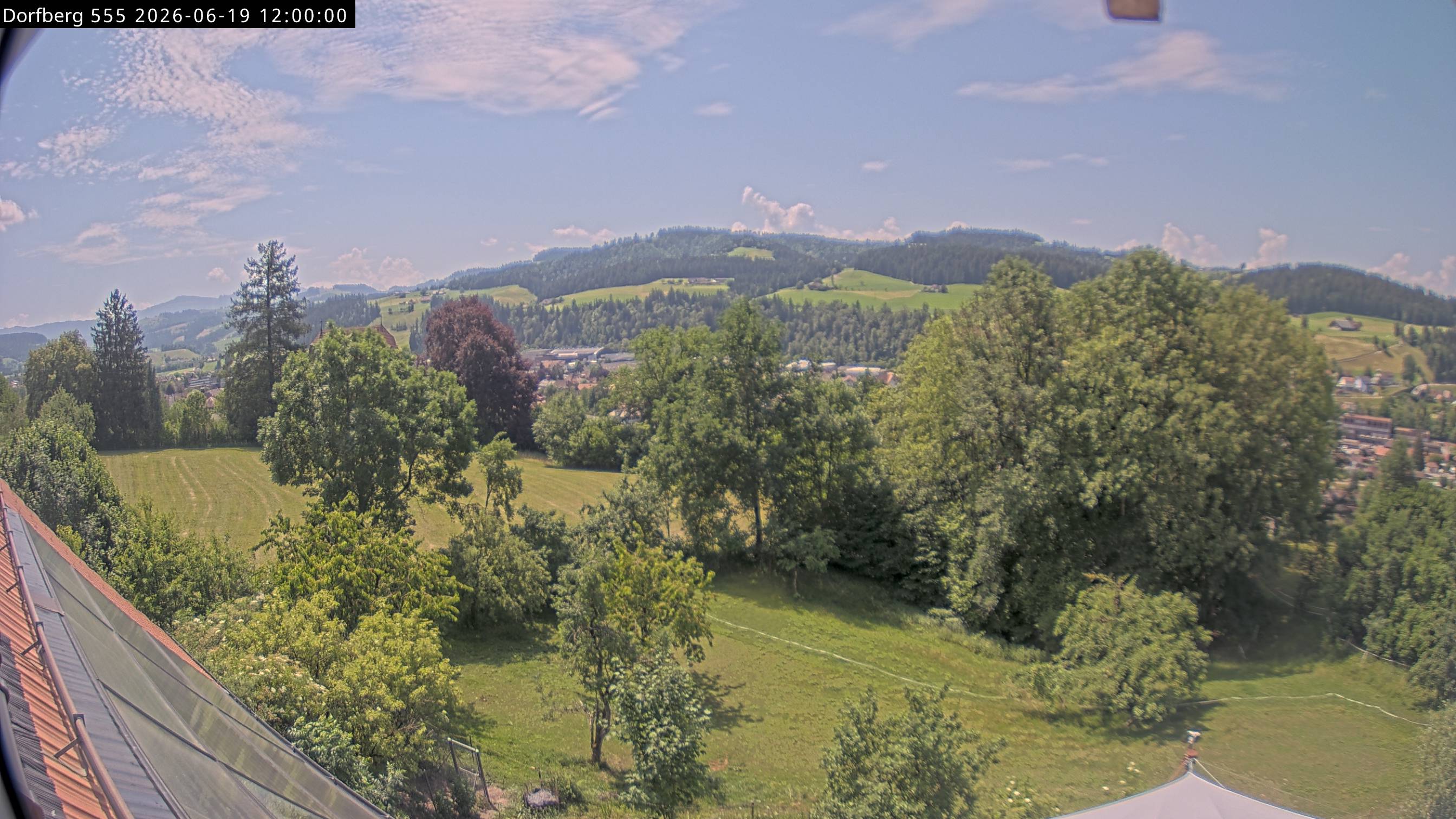 Webcam-Bild: Aussicht vom Dorfberg in Langnau 20260619-120000