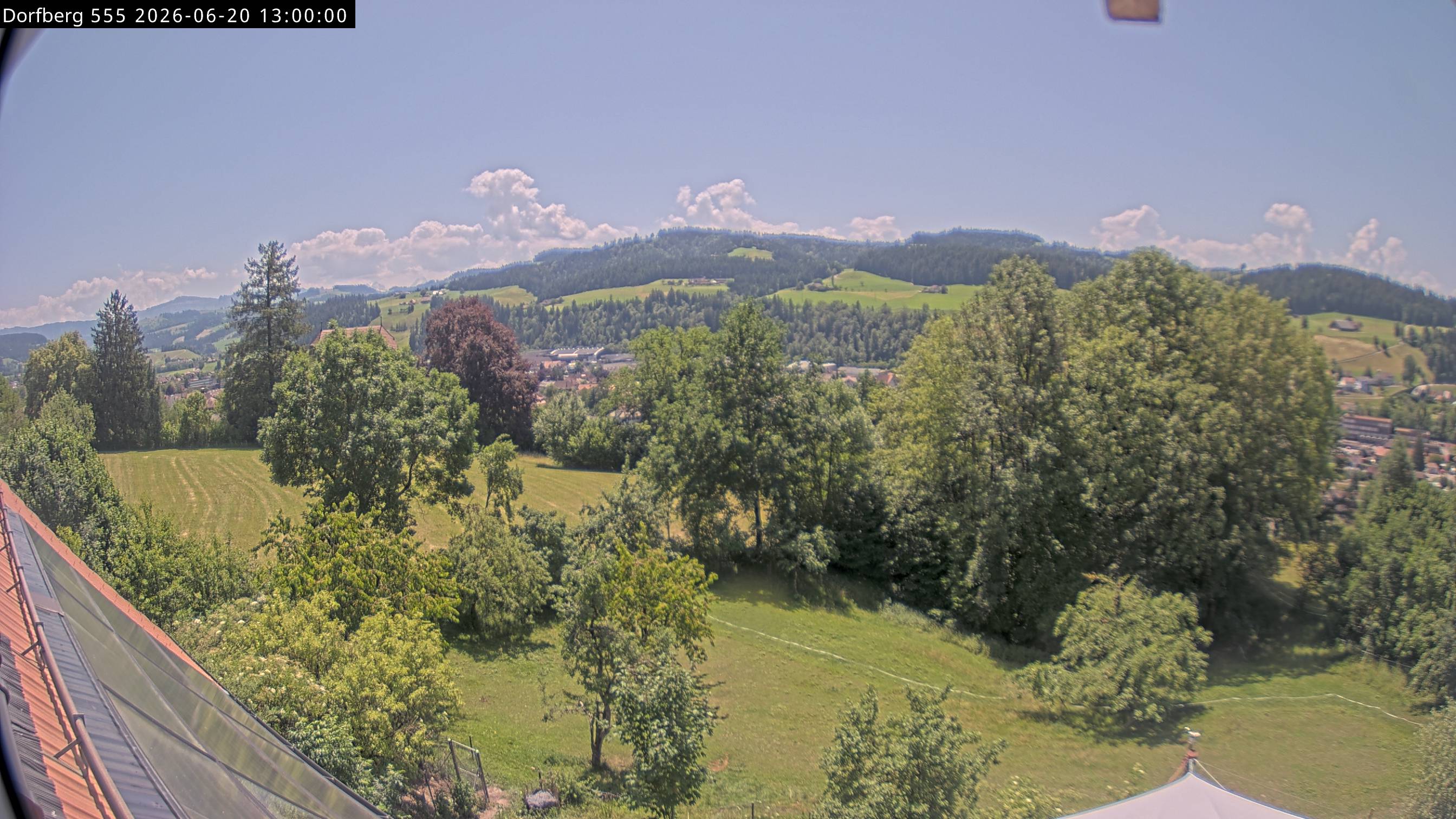 Webcam-Bild: Aussicht vom Dorfberg in Langnau 20260620-130000