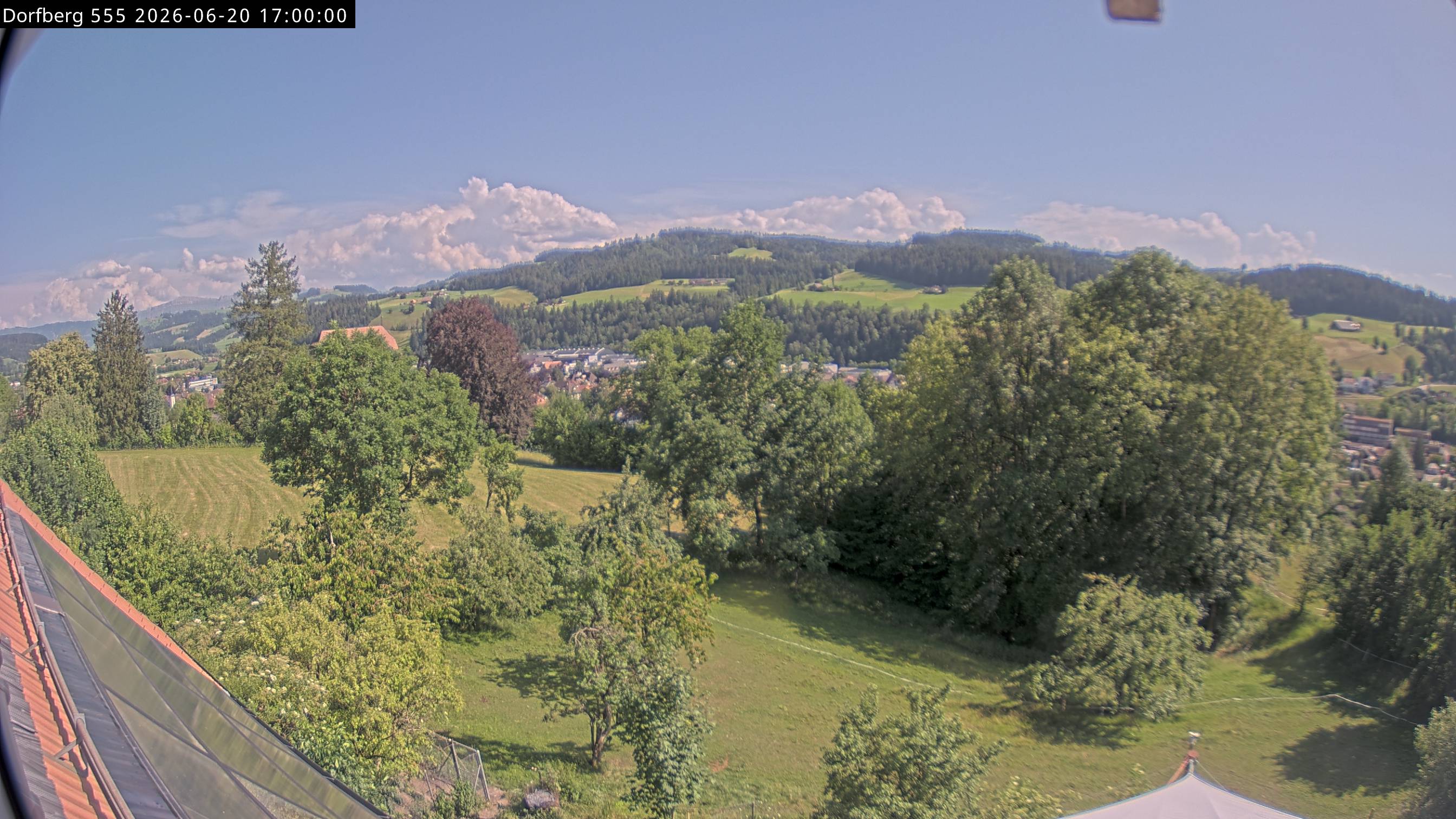 Webcam-Bild: Aussicht vom Dorfberg in Langnau 20260620-170000
