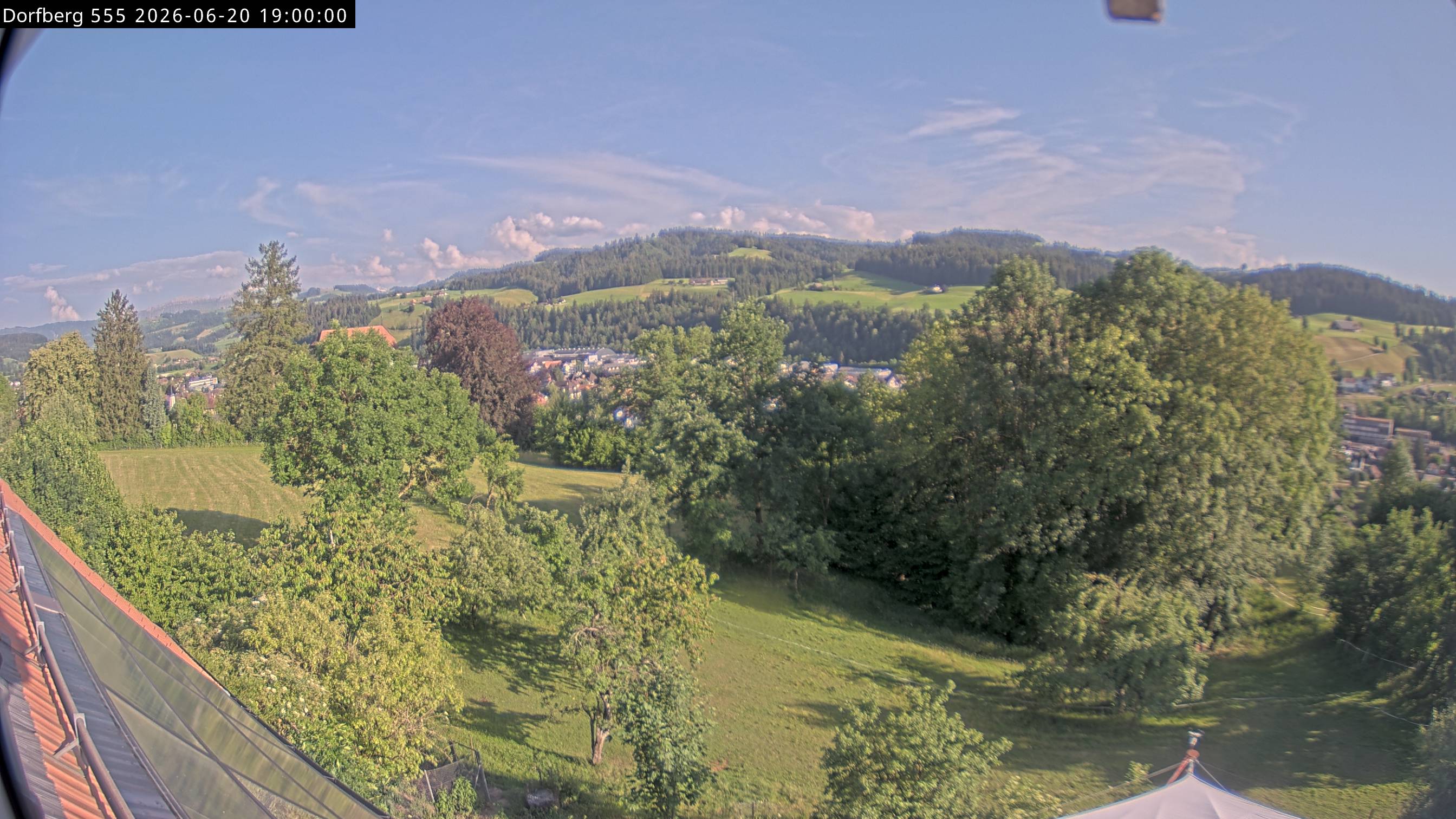 Webcam-Bild: Aussicht vom Dorfberg in Langnau 20260620-190000