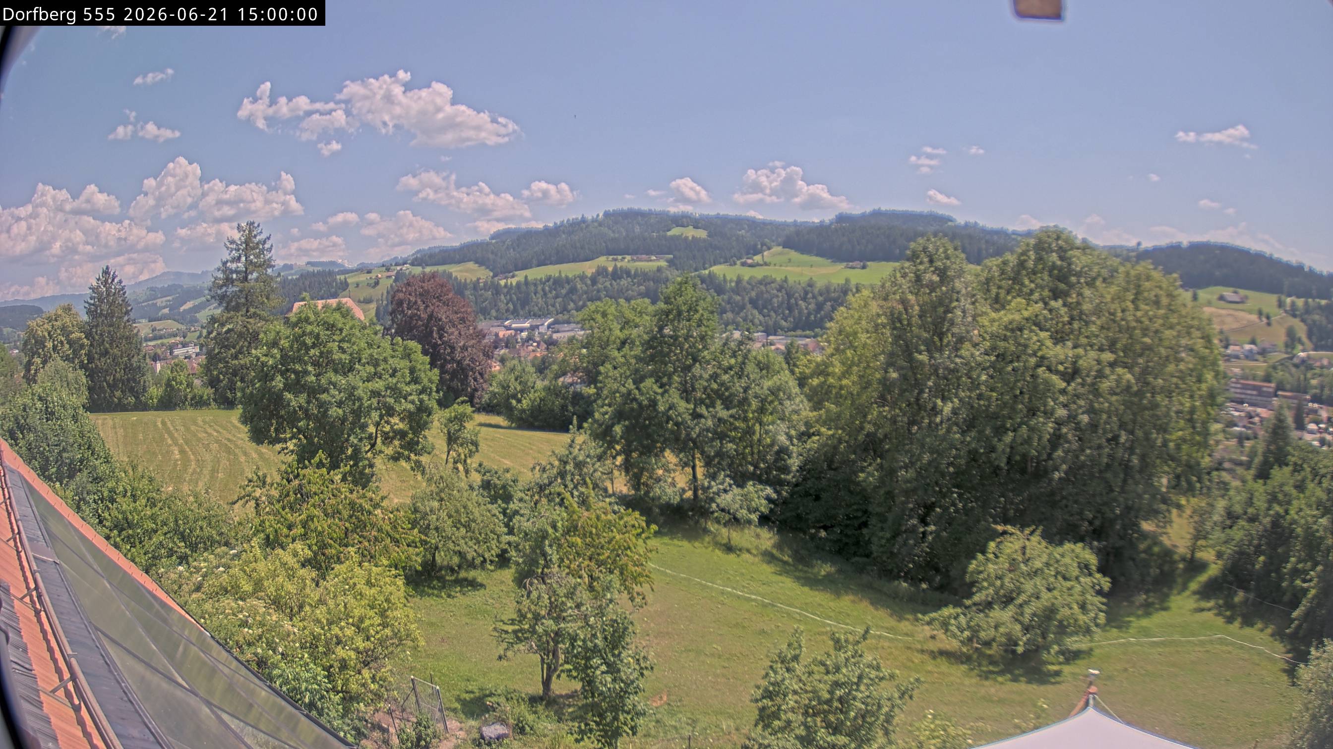 Webcam-Bild: Aussicht vom Dorfberg in Langnau 20260621-150000
