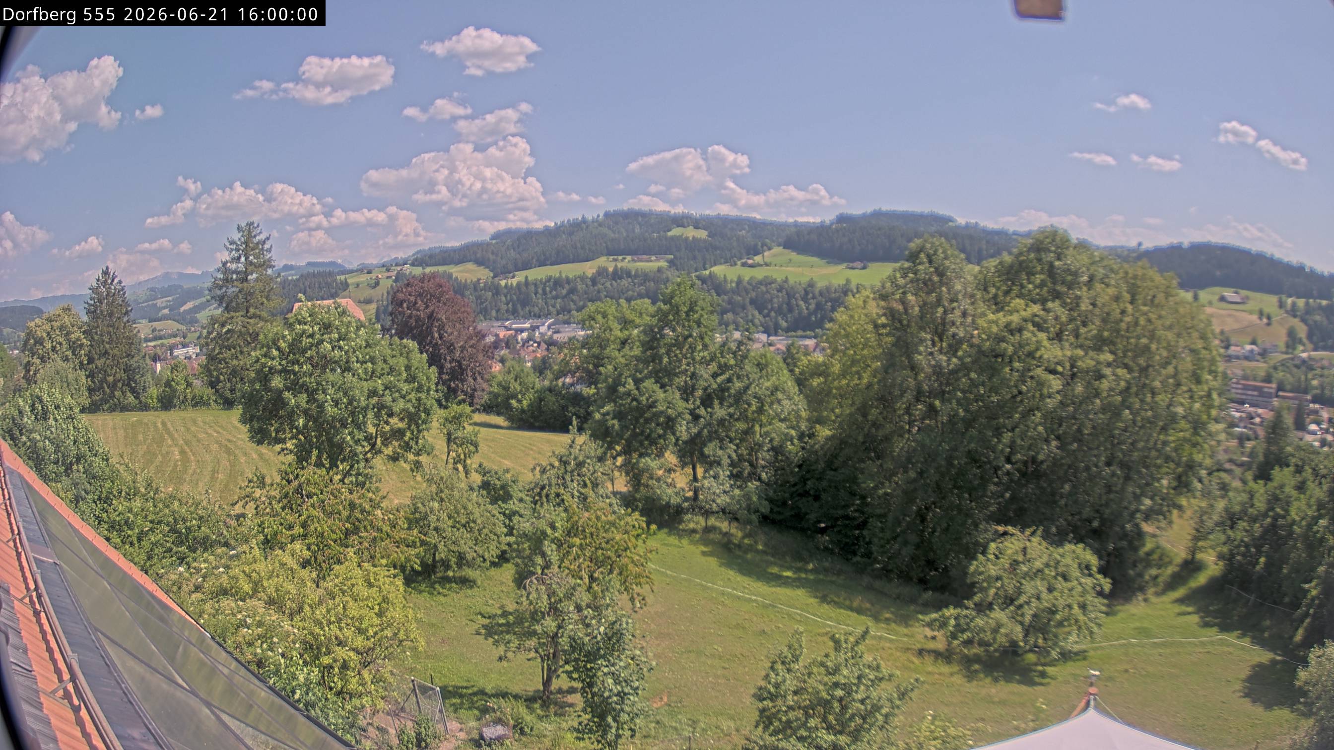 Webcam-Bild: Aussicht vom Dorfberg in Langnau 20260621-160000