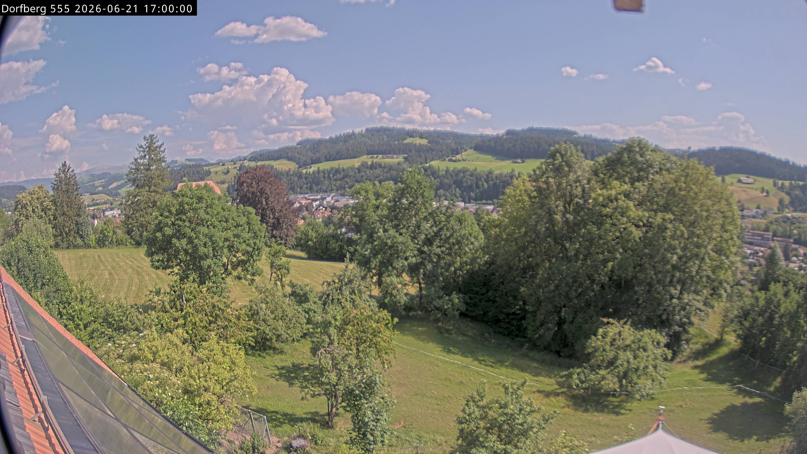 Webcam-Bild: Aussicht vom Dorfberg in Langnau 20260621-170000
