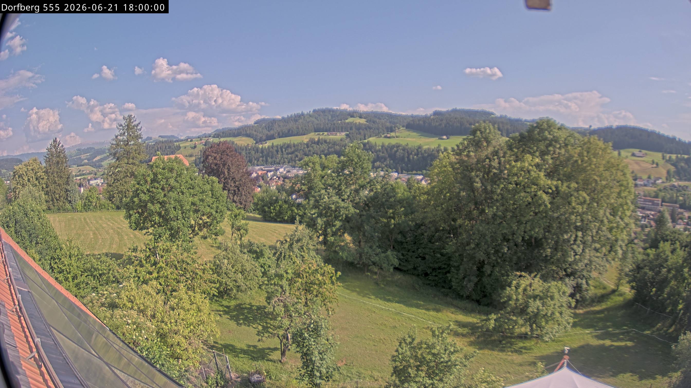 Webcam-Bild: Aussicht vom Dorfberg in Langnau 20260621-180000