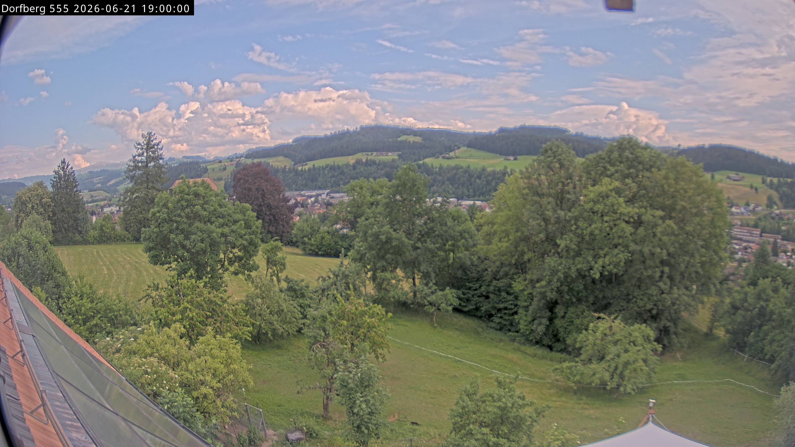 Webcam-Bild: Aussicht vom Dorfberg in Langnau 20260621-190000