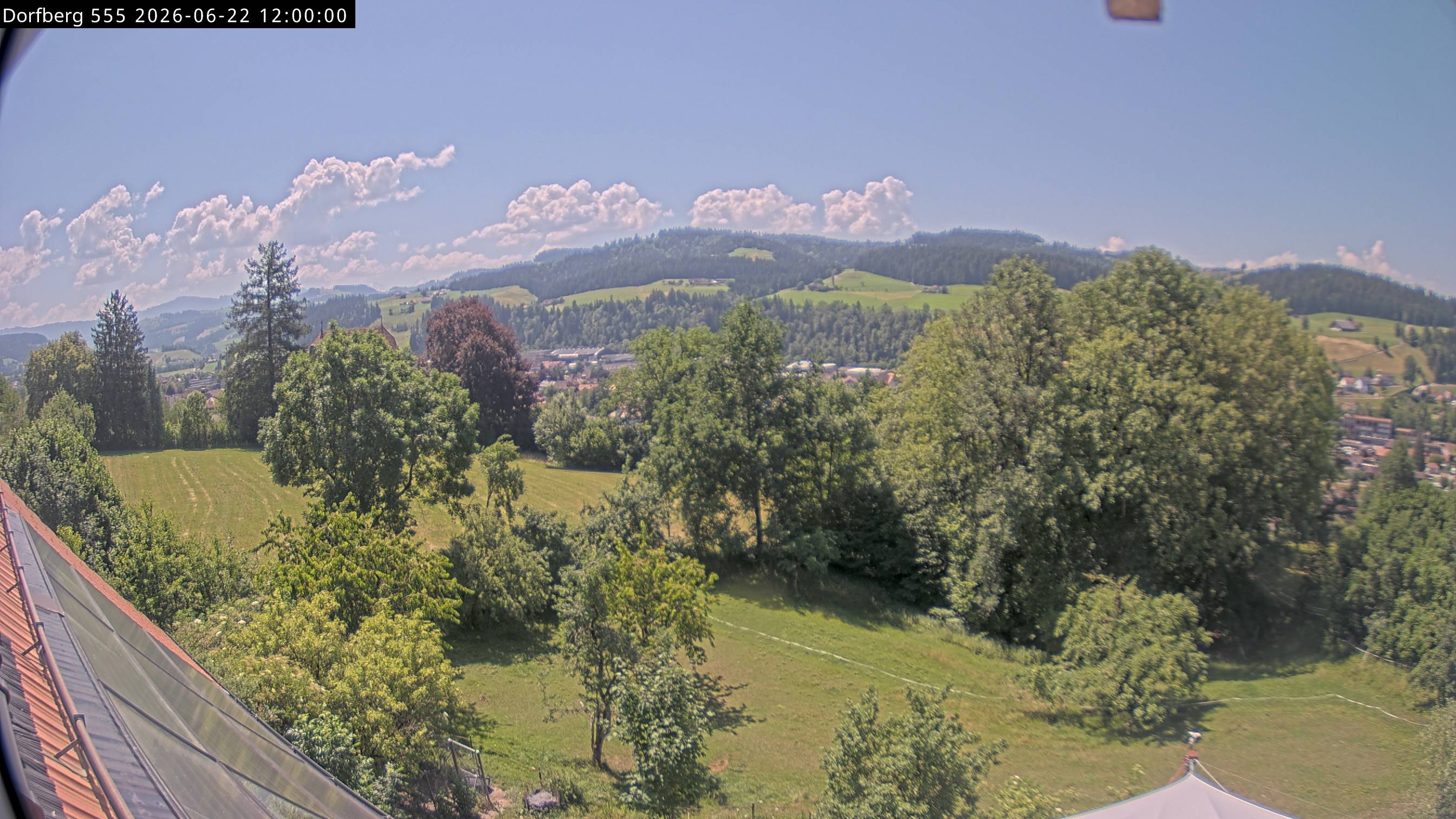 Webcam-Bild: Aussicht vom Dorfberg in Langnau 20260622-120000