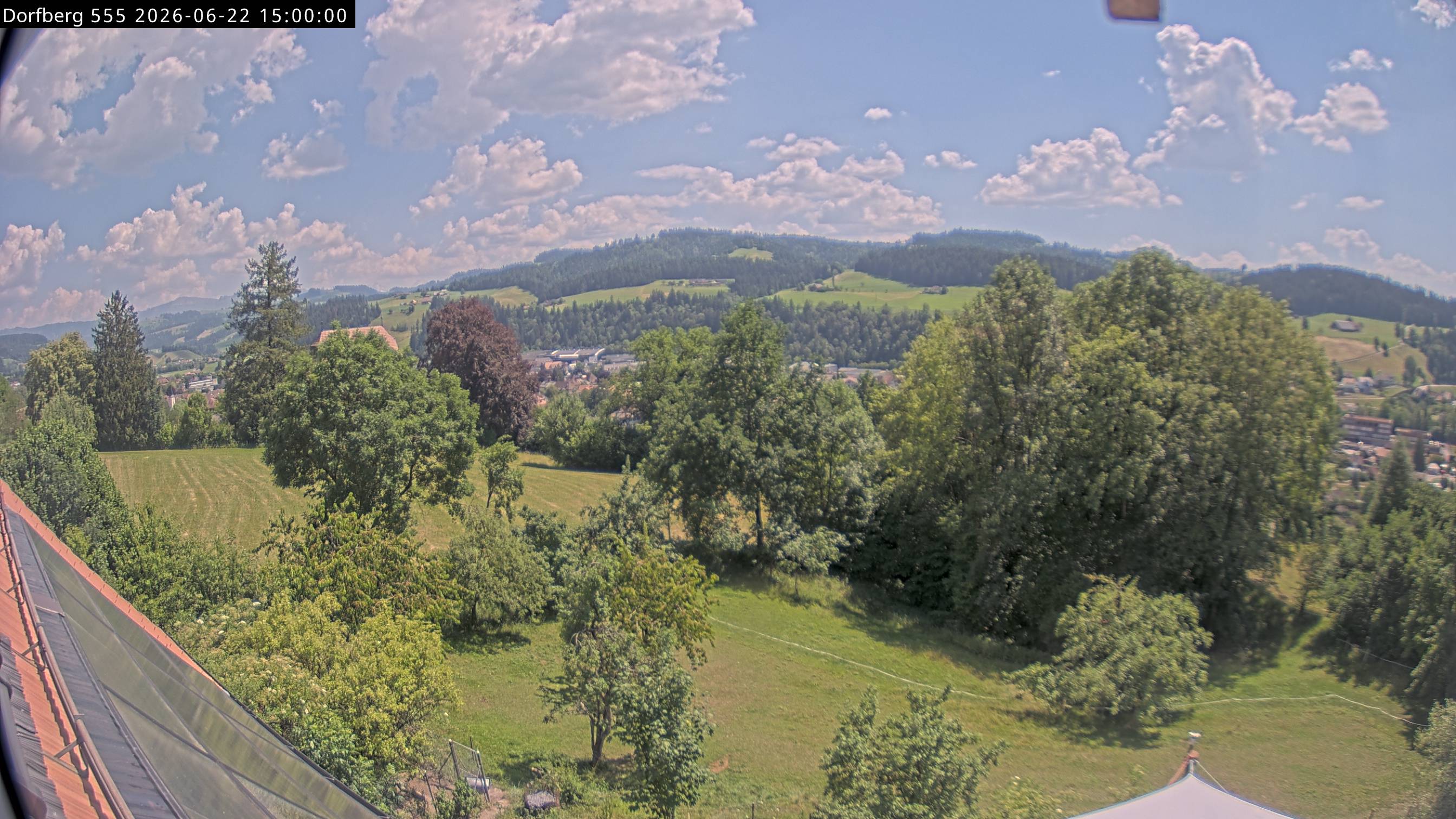 Webcam-Bild: Aussicht vom Dorfberg in Langnau 20260622-150000