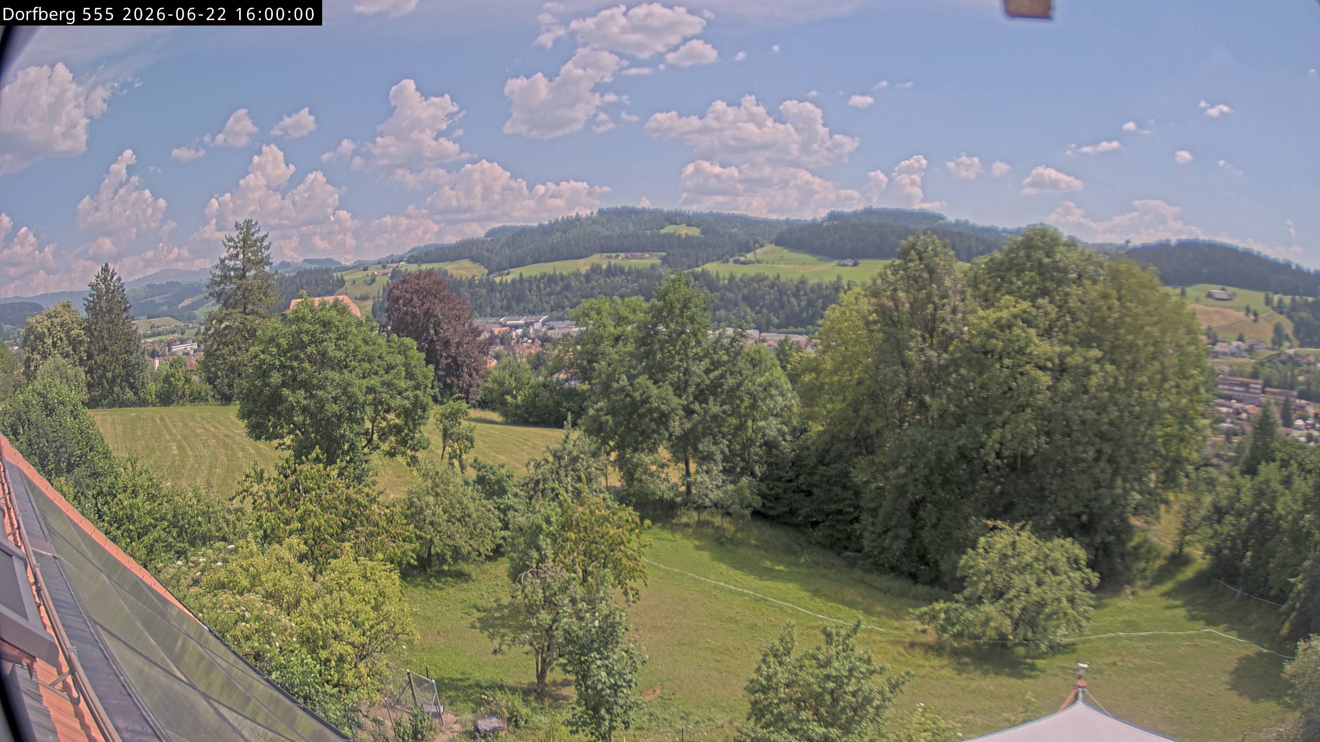 Webcam-Bild: Aussicht vom Dorfberg in Langnau 20260622-160000
