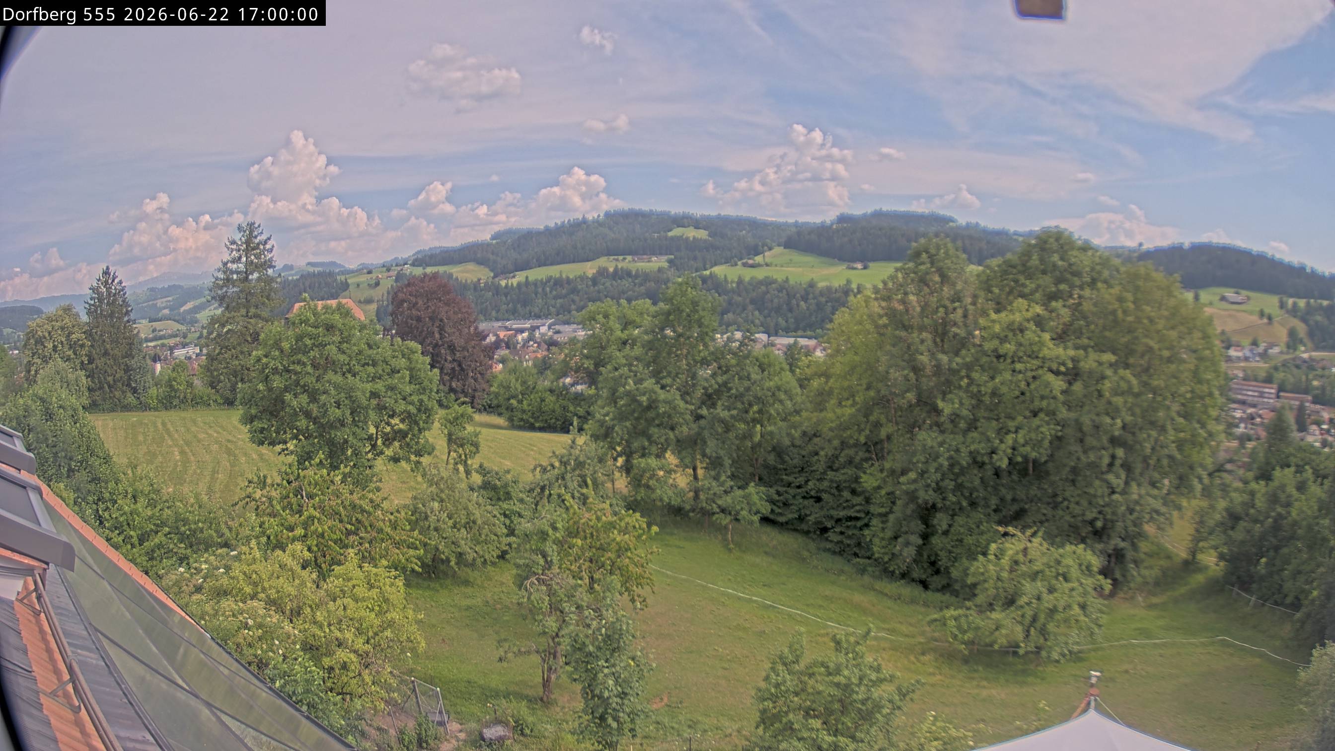 Webcam-Bild: Aussicht vom Dorfberg in Langnau 20260622-170000