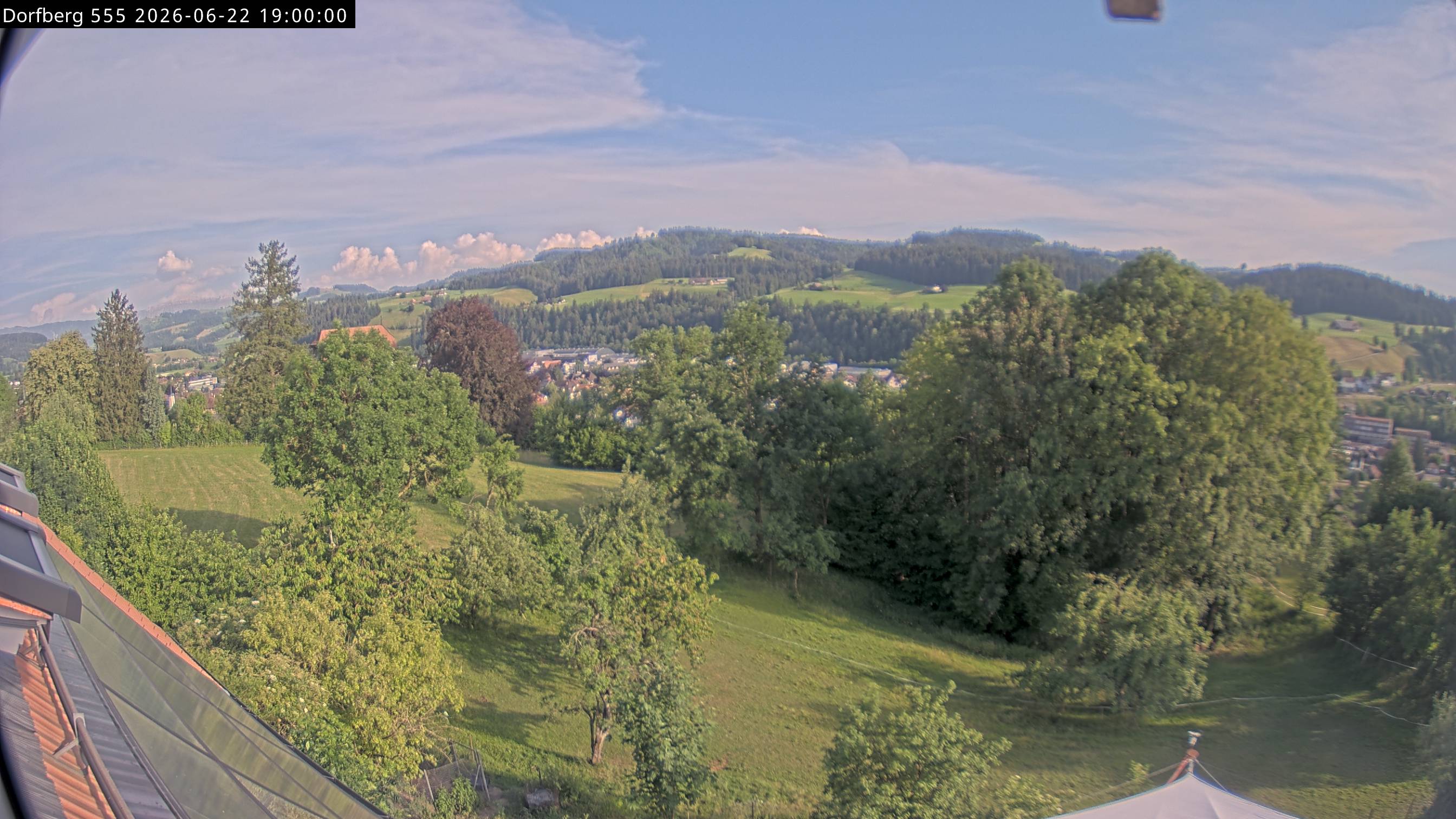 Webcam-Bild: Aussicht vom Dorfberg in Langnau 20260622-190000