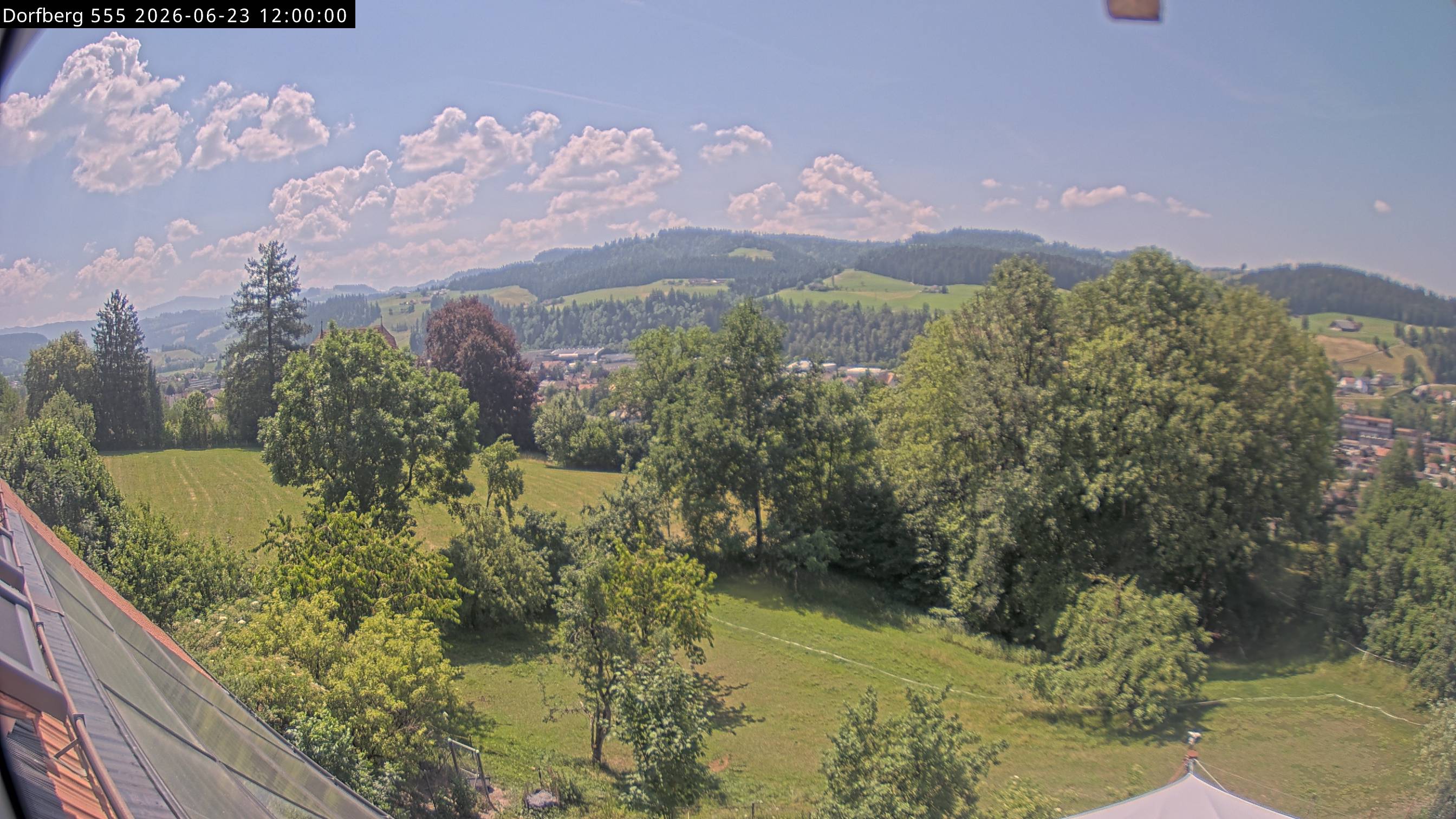 Webcam-Bild: Aussicht vom Dorfberg in Langnau 20260623-120000