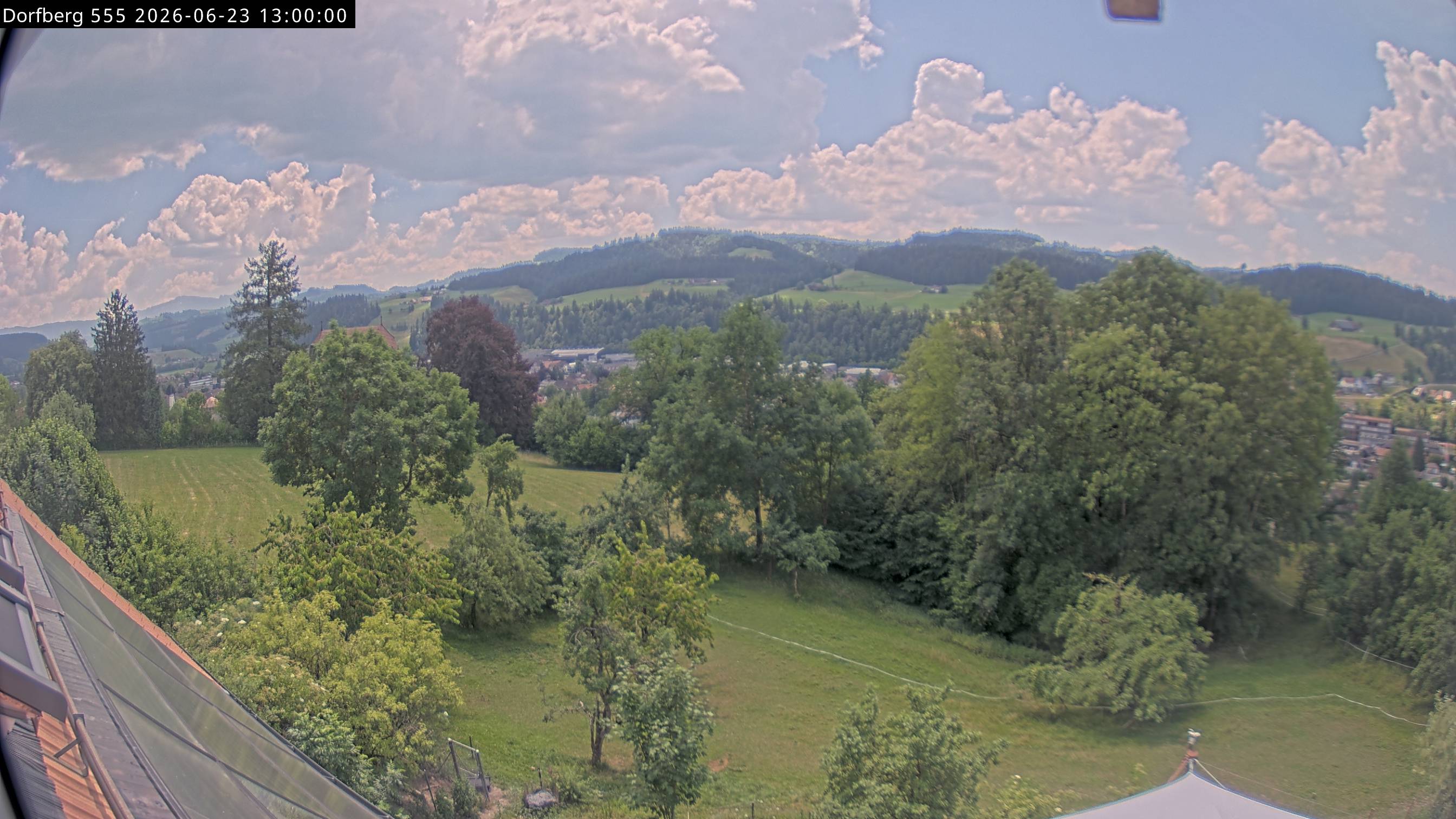 Webcam-Bild: Aussicht vom Dorfberg in Langnau 20260623-130000
