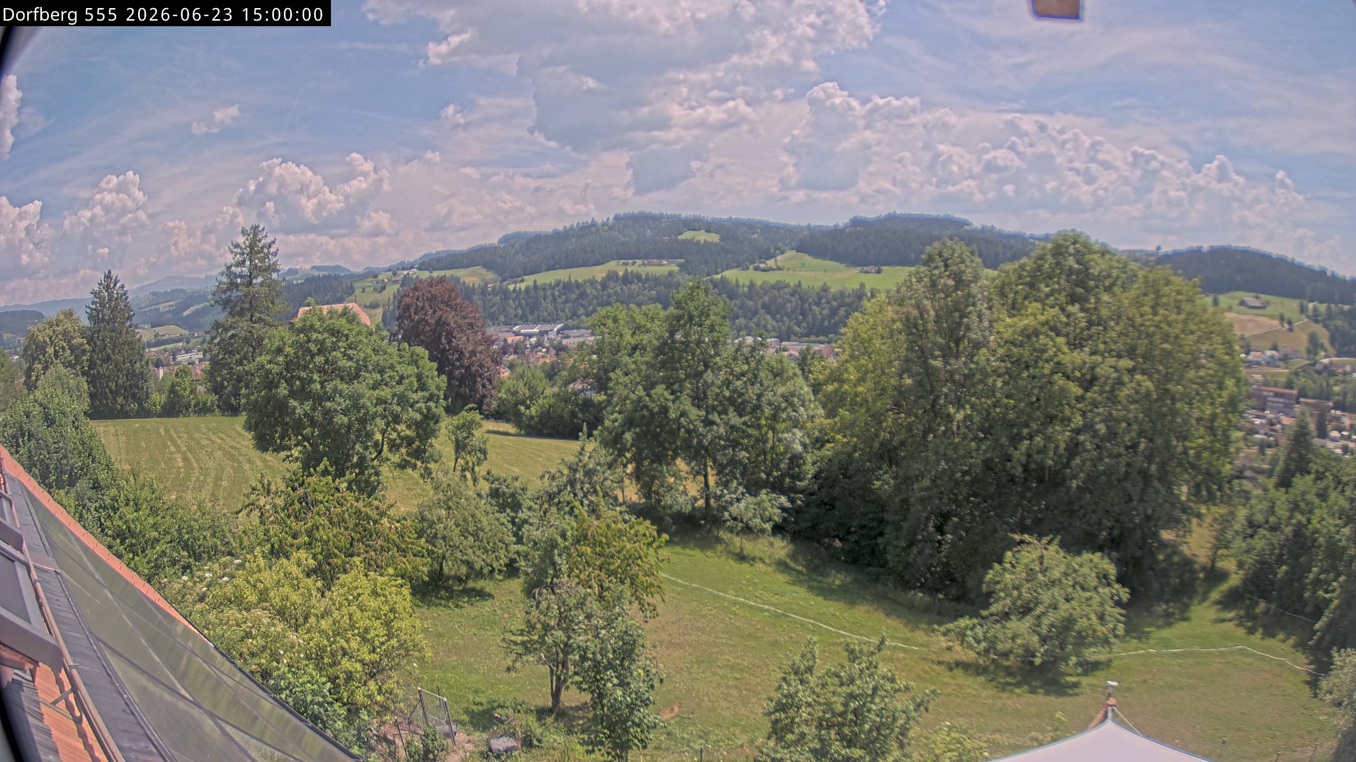 Webcam-Bild: Aussicht vom Dorfberg in Langnau 20260623-150000