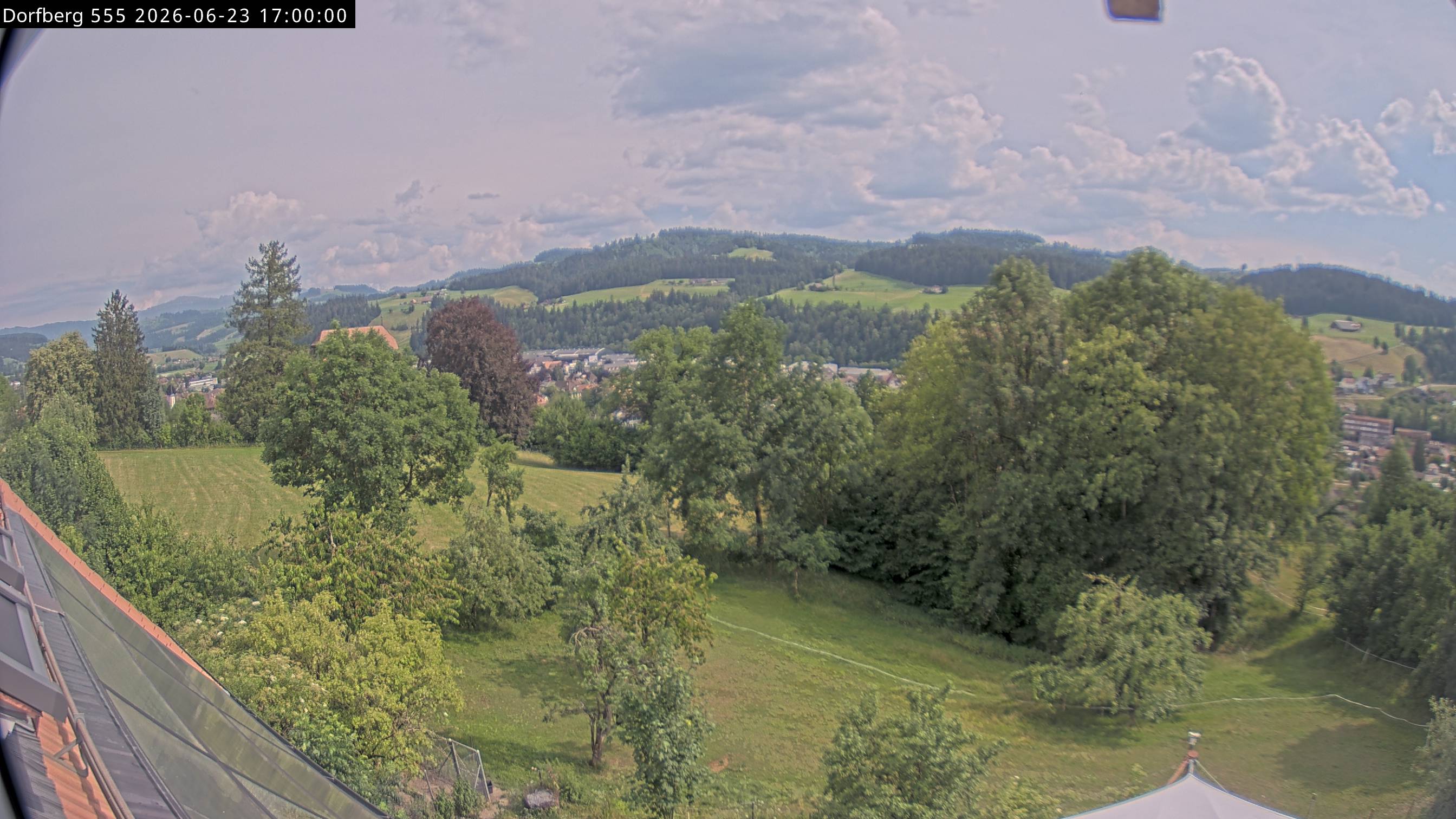 Webcam-Bild: Aussicht vom Dorfberg in Langnau 20260623-170000