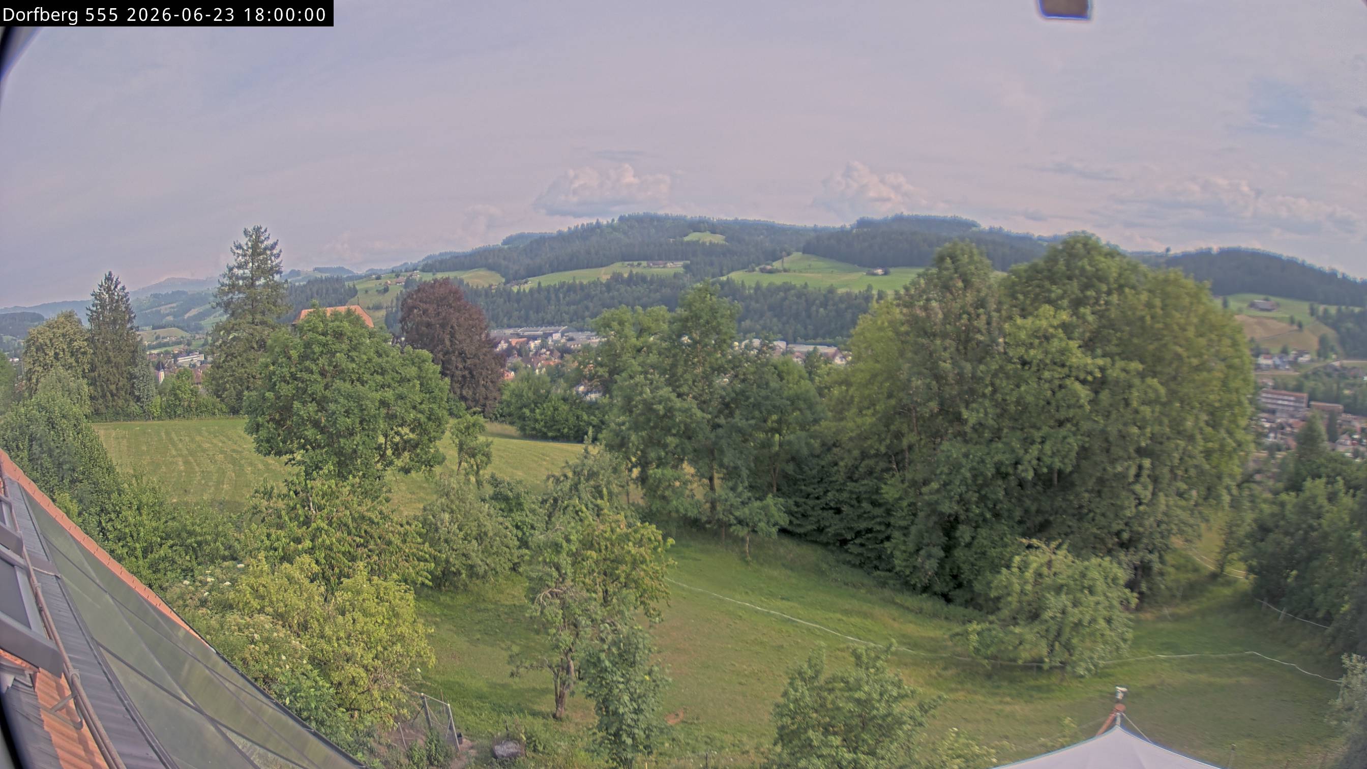 Webcam-Bild: Aussicht vom Dorfberg in Langnau 20260623-180000