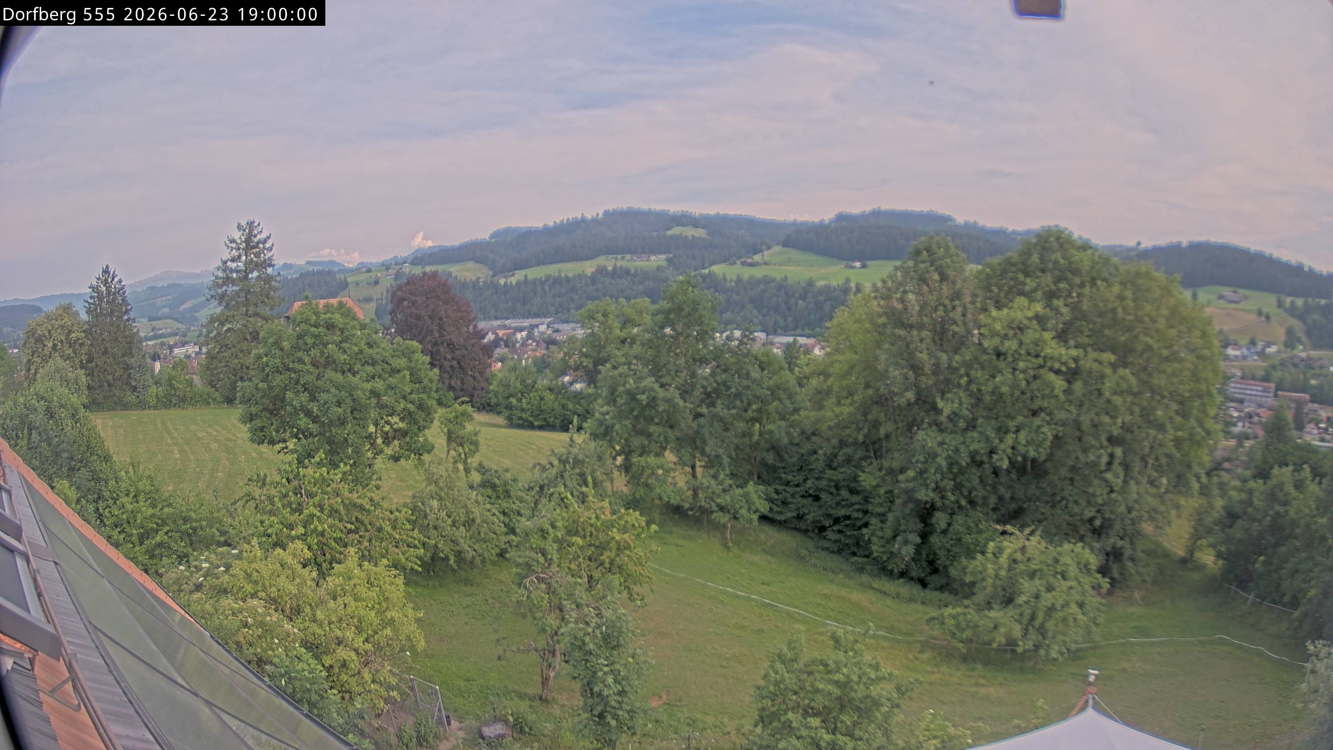 Webcam-Bild: Aussicht vom Dorfberg in Langnau 20260623-190000