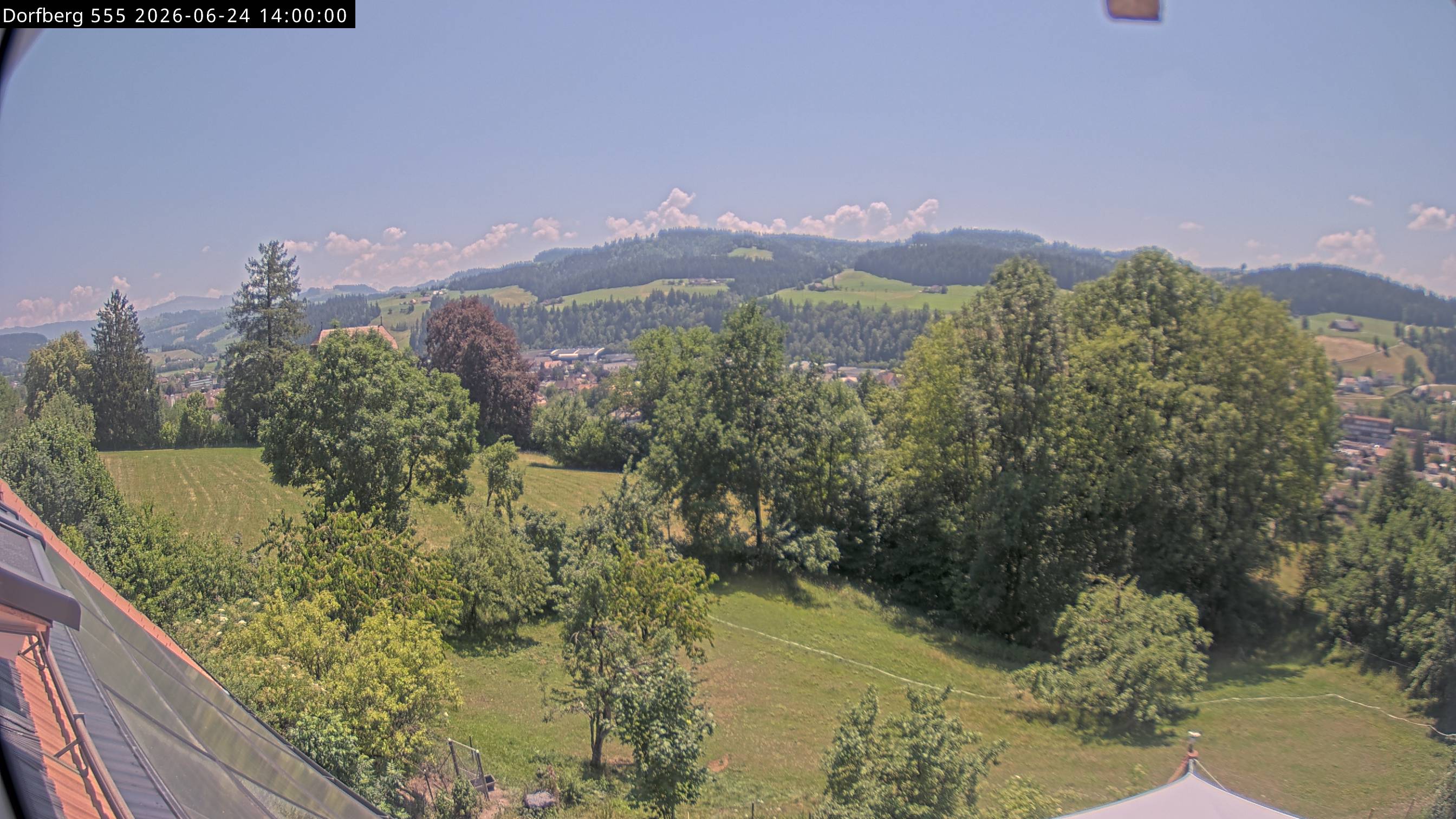 Webcam-Bild: Aussicht vom Dorfberg in Langnau 20260624-140000