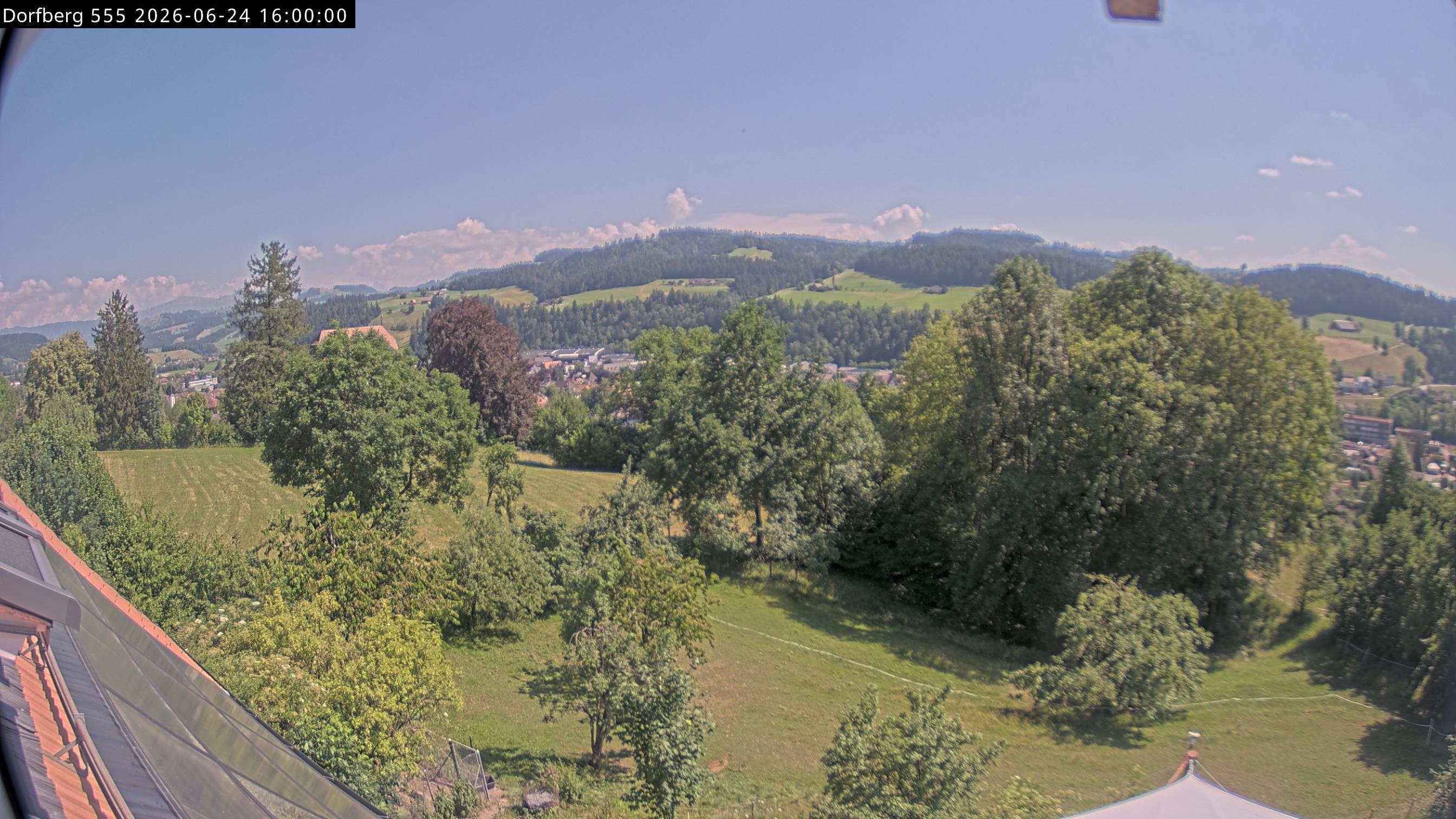 Webcam-Bild: Aussicht vom Dorfberg in Langnau 20260624-160000