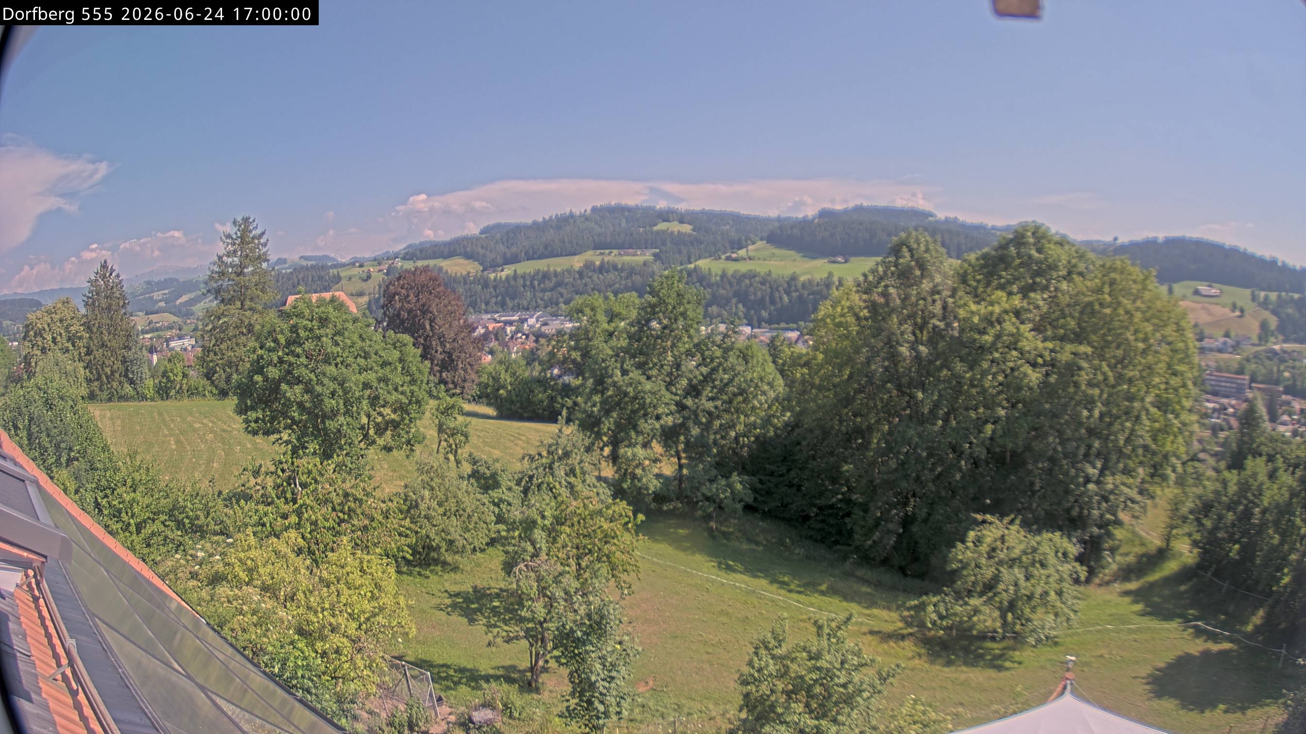 Webcam-Bild: Aussicht vom Dorfberg in Langnau 20260624-170000