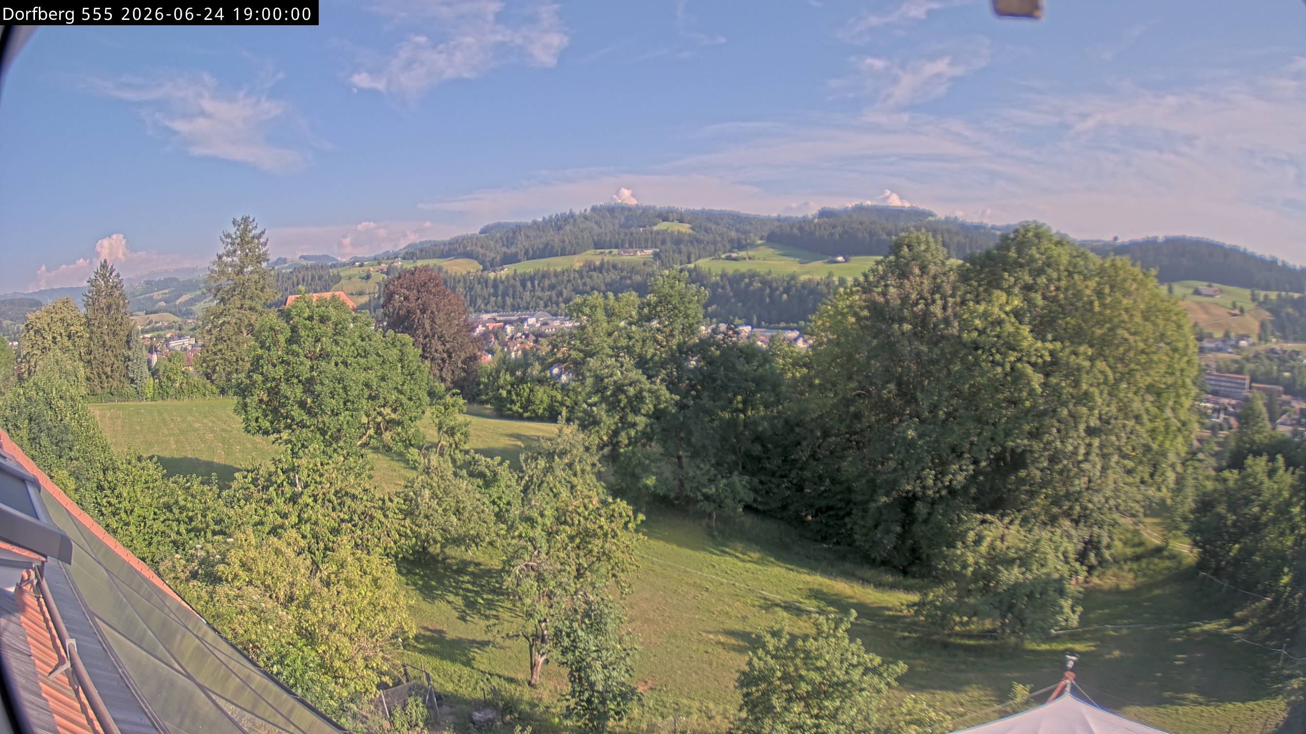 Webcam-Bild: Aussicht vom Dorfberg in Langnau 20260624-190000