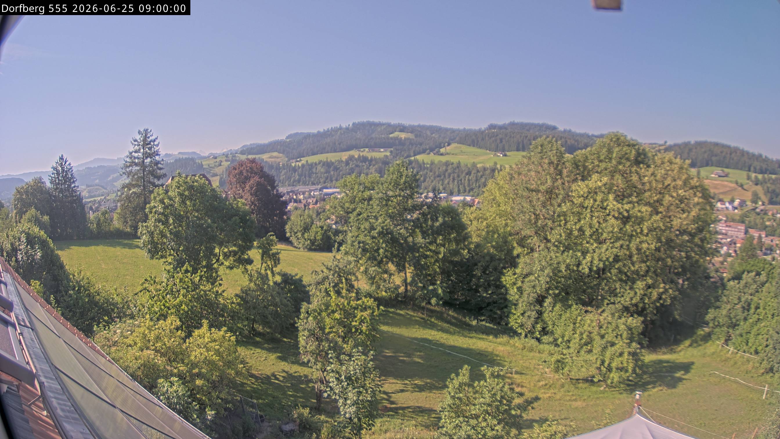 Webcam-Bild: Aussicht vom Dorfberg in Langnau 20260625-090000