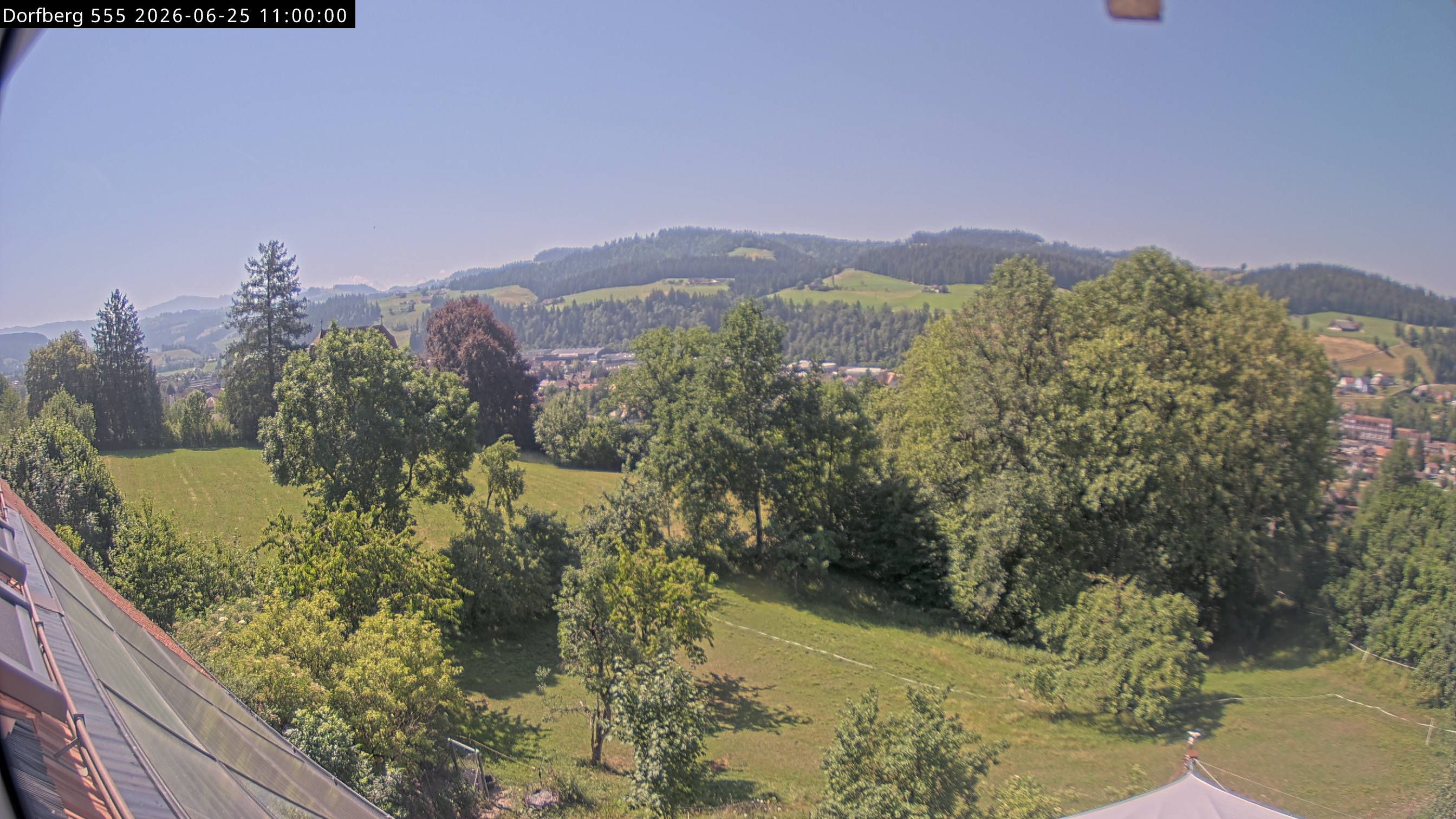 Webcam-Bild: Aussicht vom Dorfberg in Langnau 20260625-110000