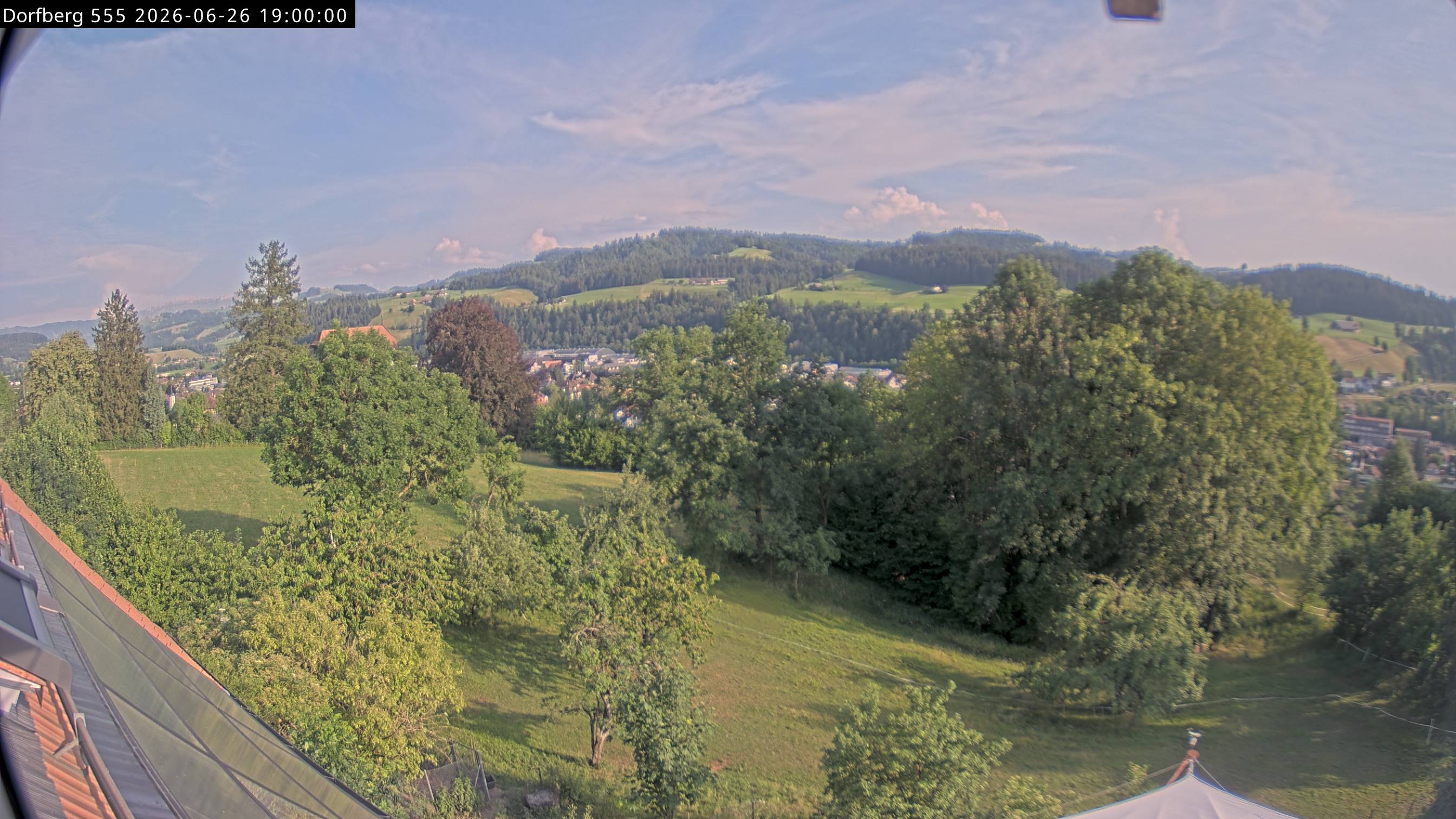 Webcam-Bild: Aussicht vom Dorfberg in Langnau 20260626-190000