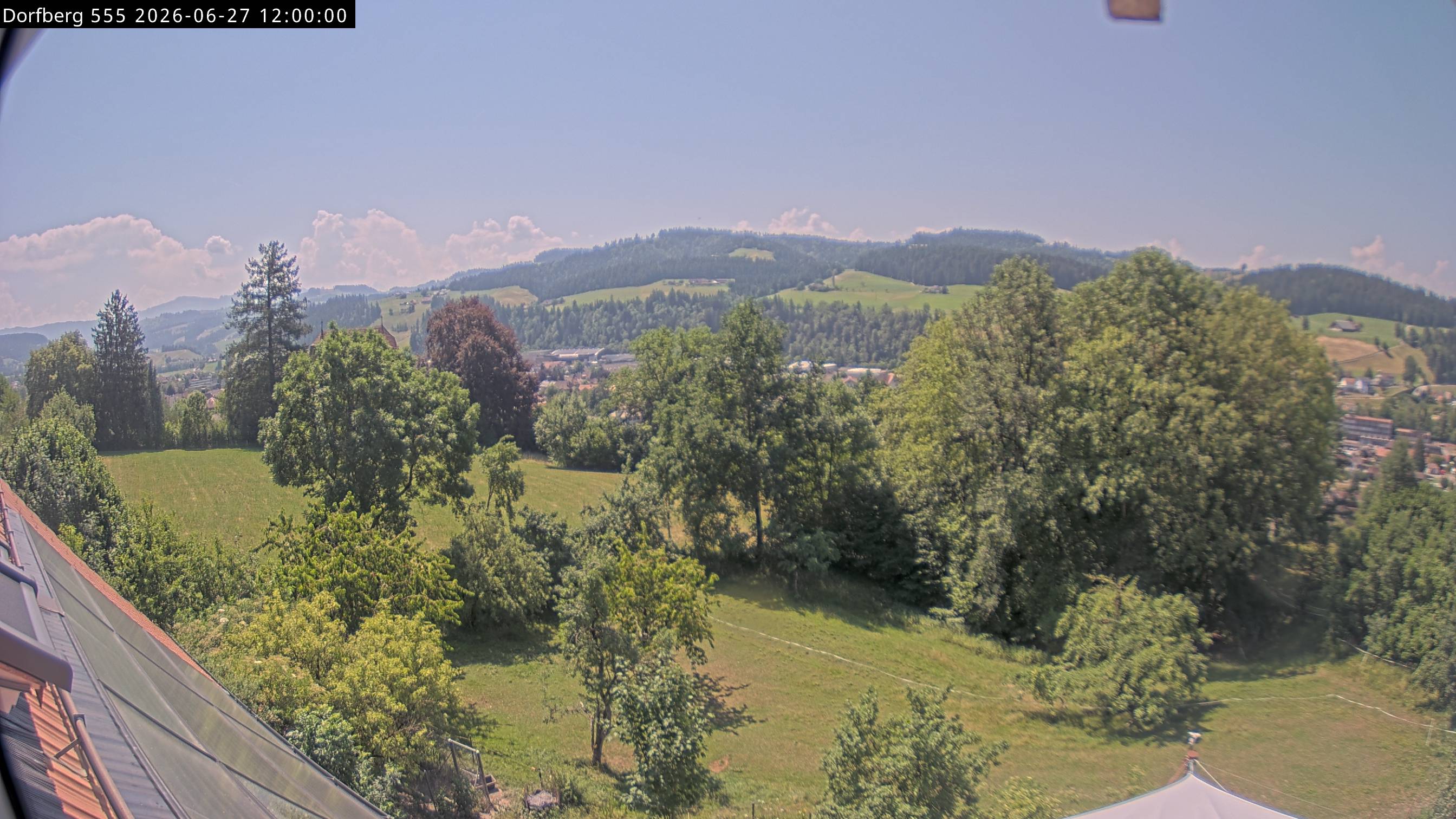 Webcam-Bild: Aussicht vom Dorfberg in Langnau 20260627-120000