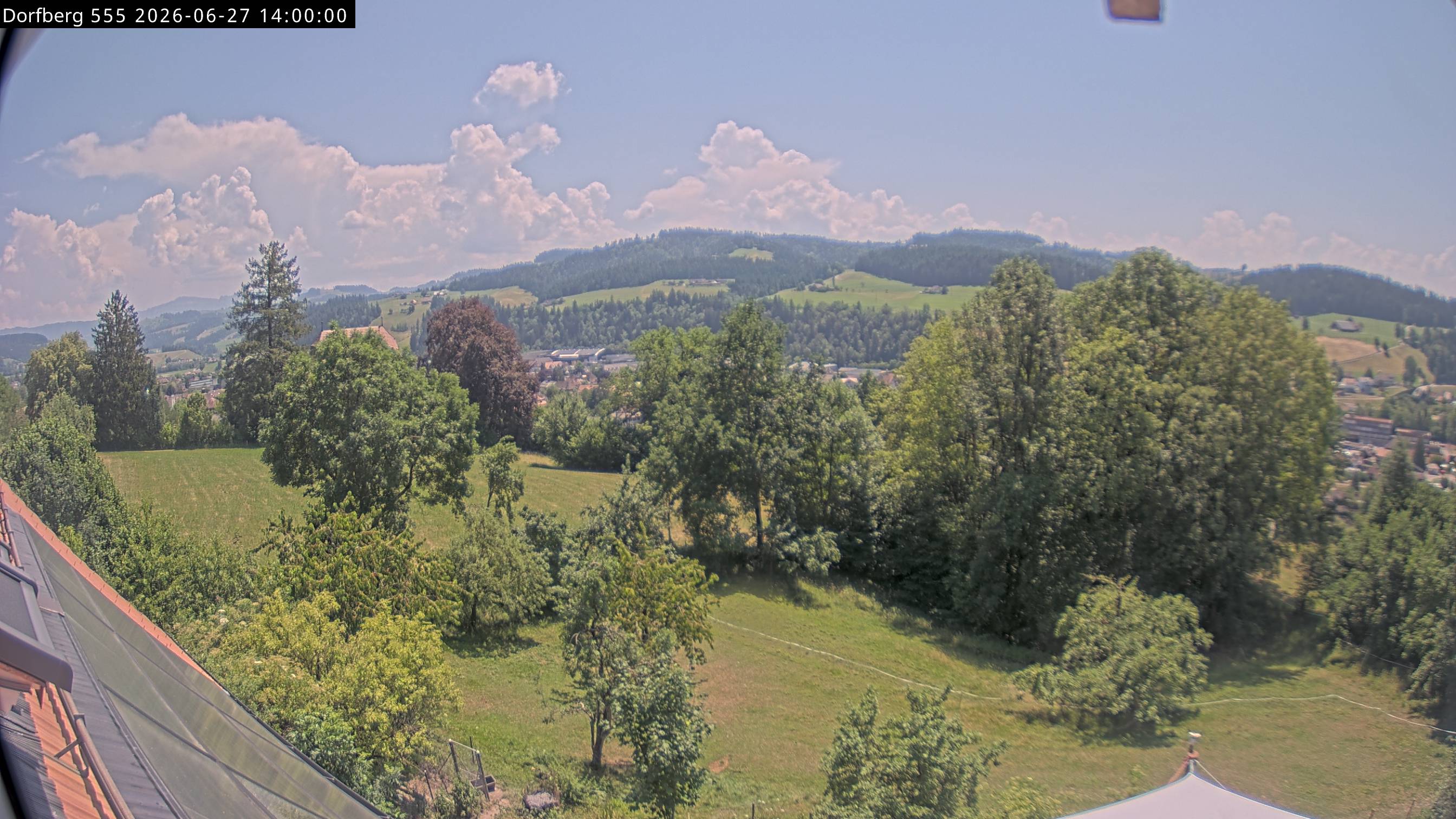 Webcam-Bild: Aussicht vom Dorfberg in Langnau 20260627-140000