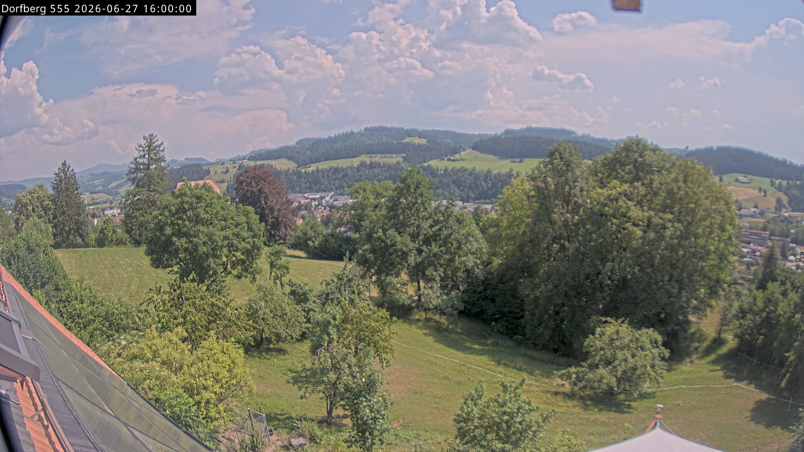 Webcam-Bild: Aussicht vom Dorfberg in Langnau 20260627-160000