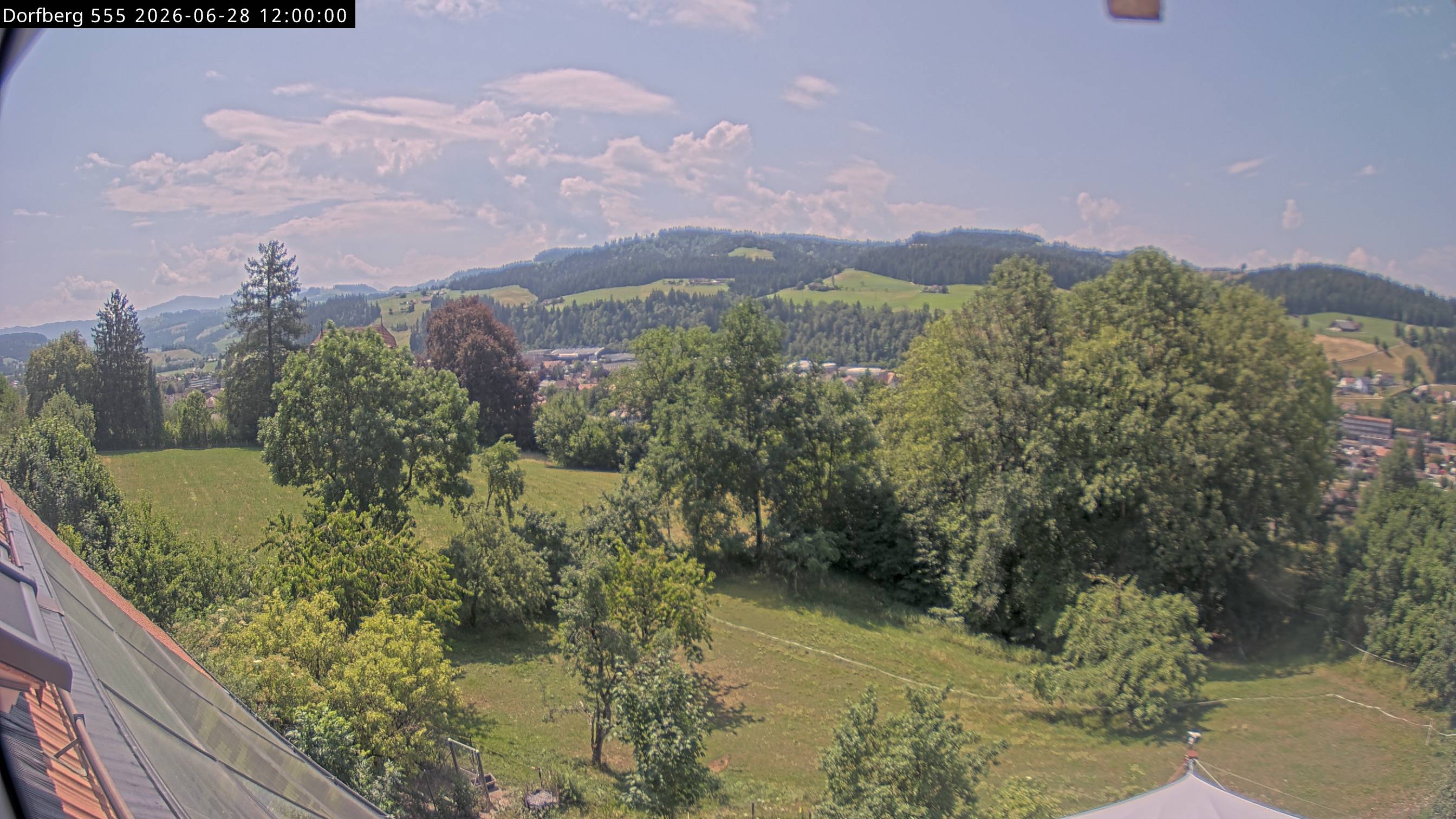 Webcam-Bild: Aussicht vom Dorfberg in Langnau 20260628-120000