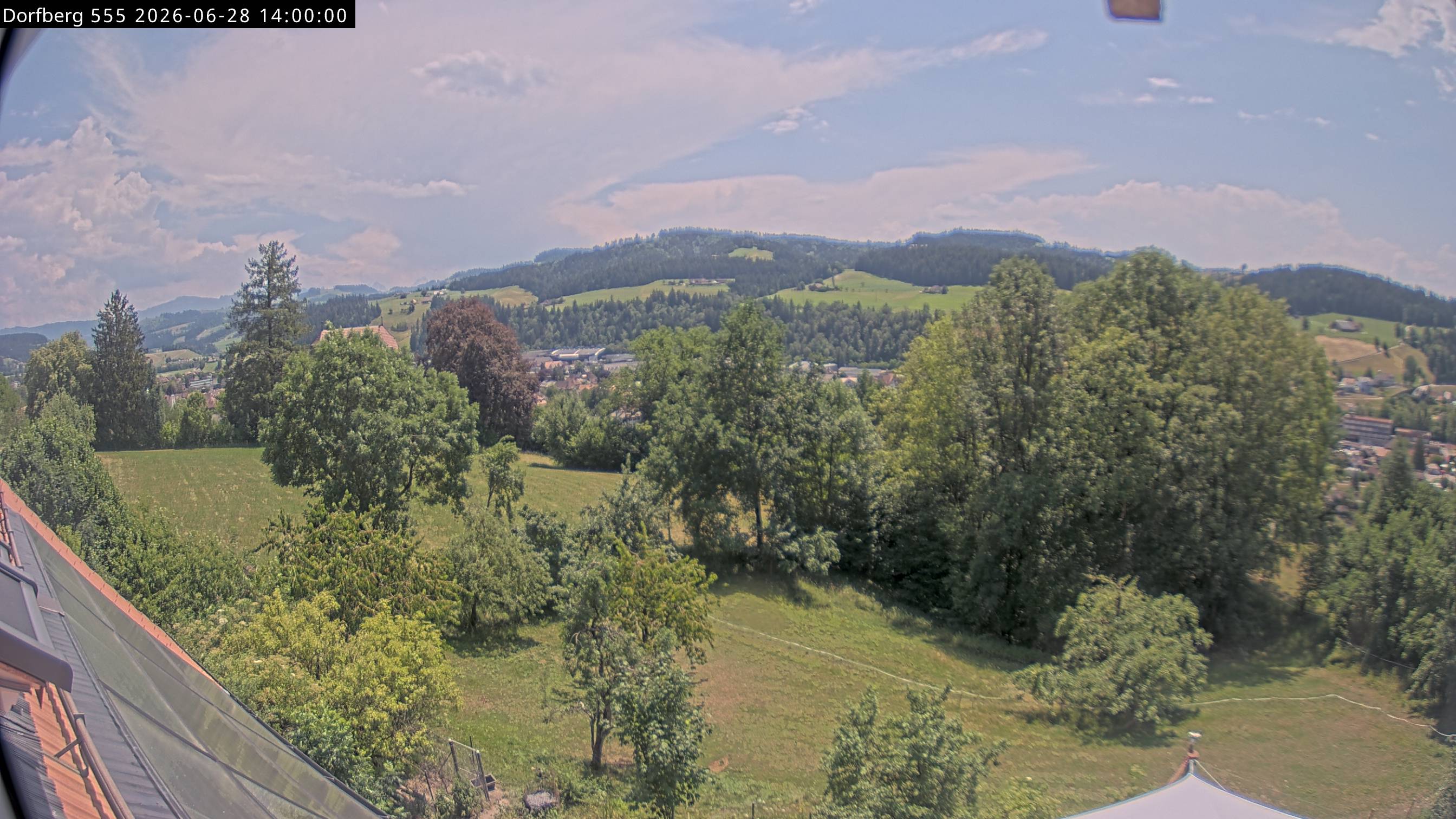 Webcam-Bild: Aussicht vom Dorfberg in Langnau 20260628-140000