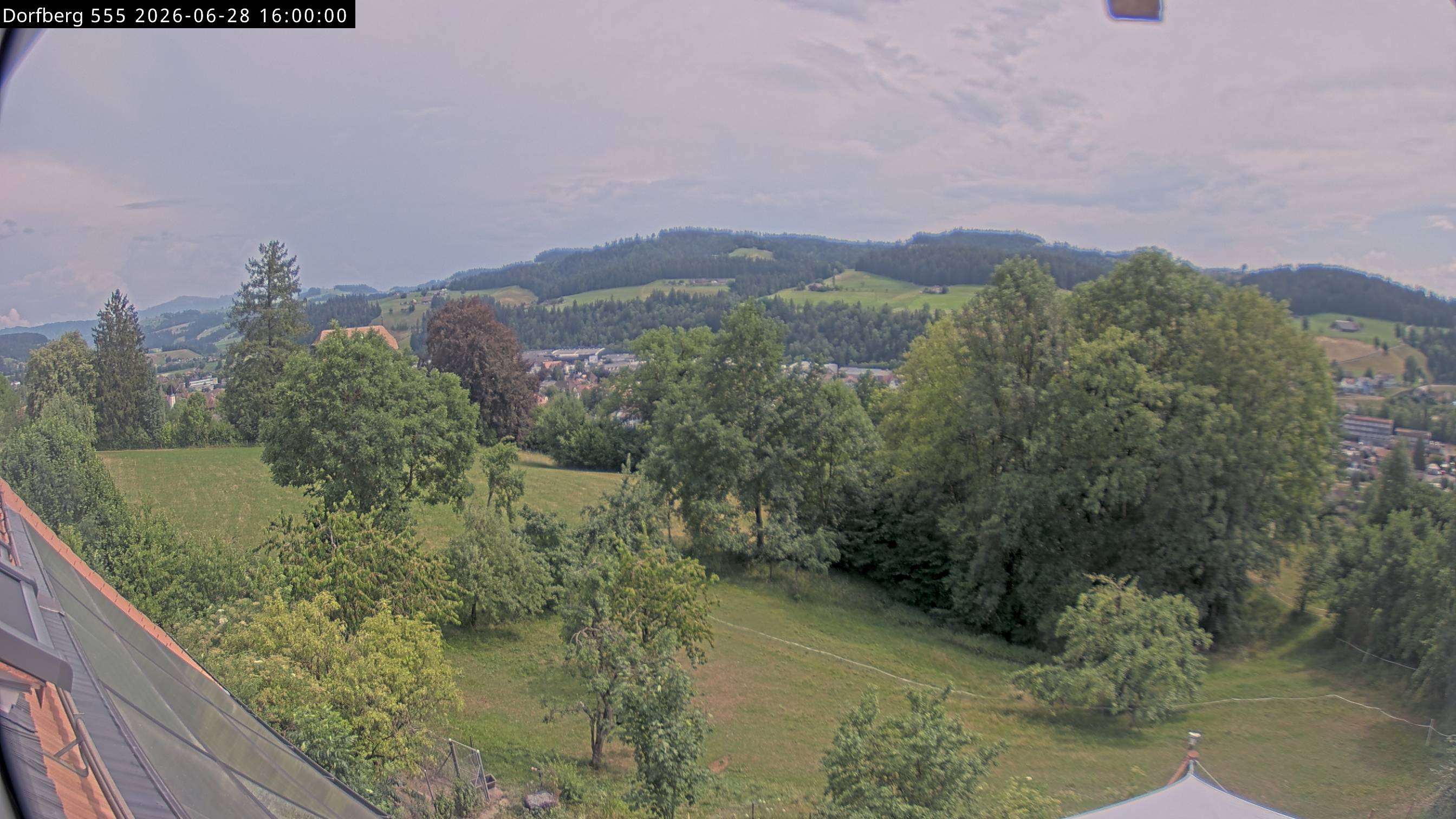 Webcam-Bild: Aussicht vom Dorfberg in Langnau 20260628-160000