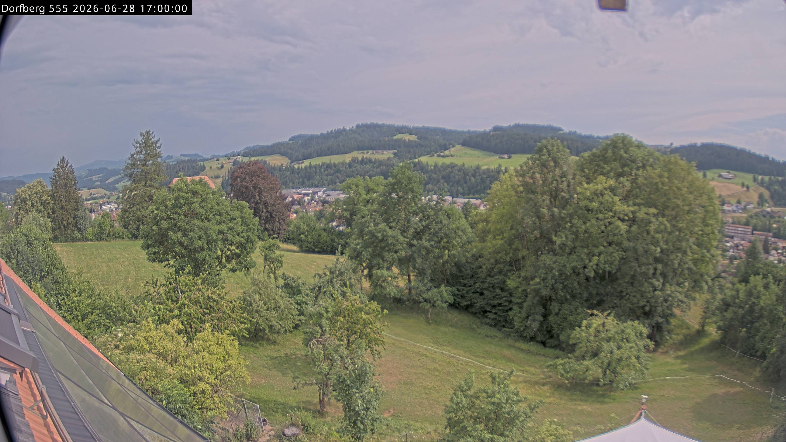 Webcam-Bild: Aussicht vom Dorfberg in Langnau 20260628-170000