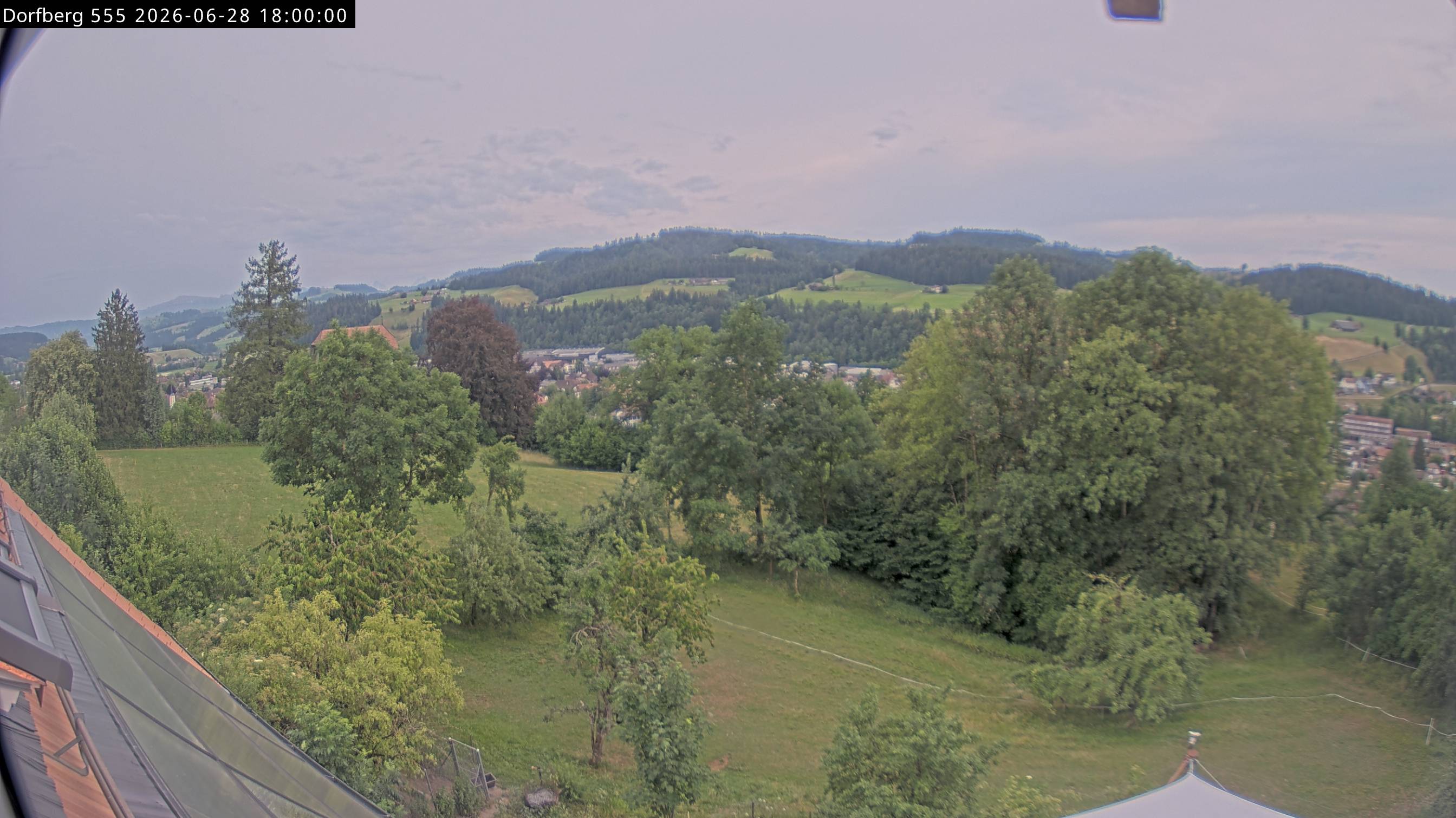 Webcam-Bild: Aussicht vom Dorfberg in Langnau 20260628-180000