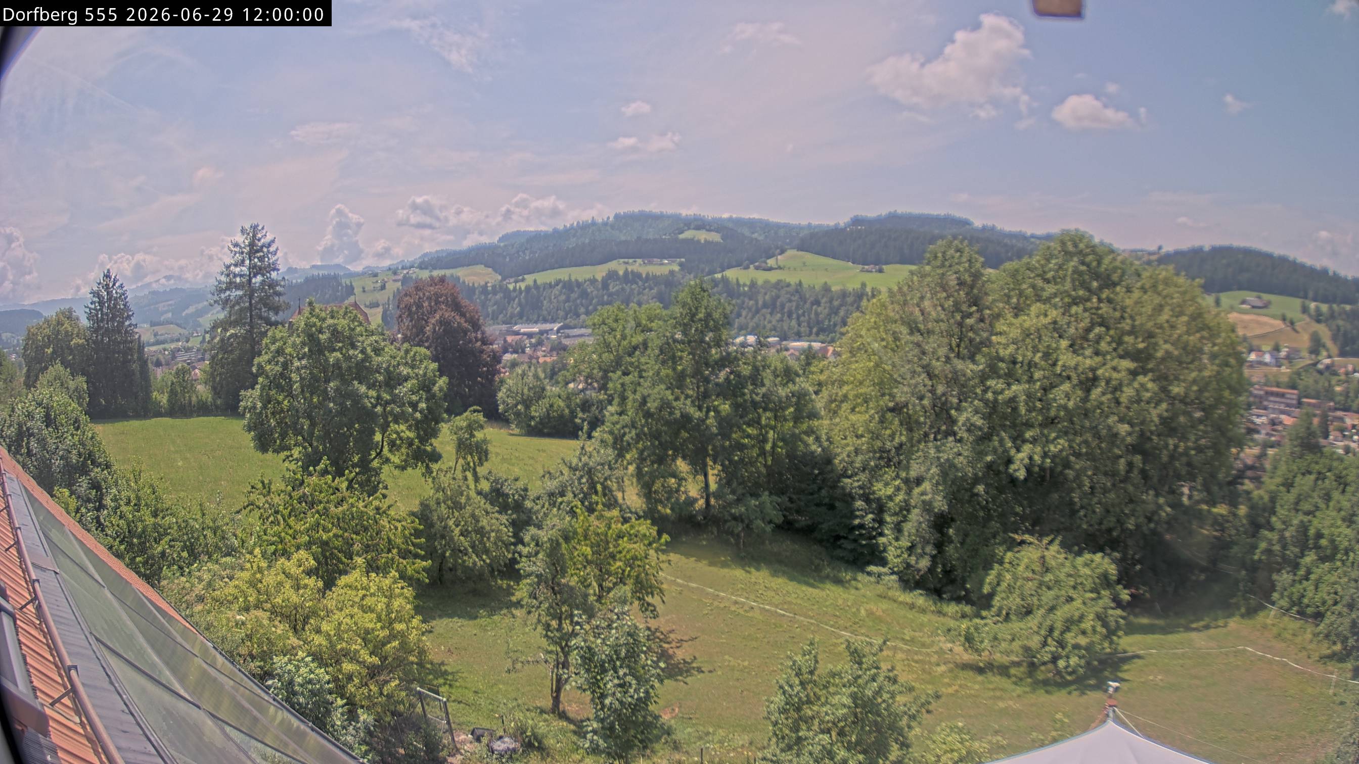 Webcam-Bild: Aussicht vom Dorfberg in Langnau 20260629-120000