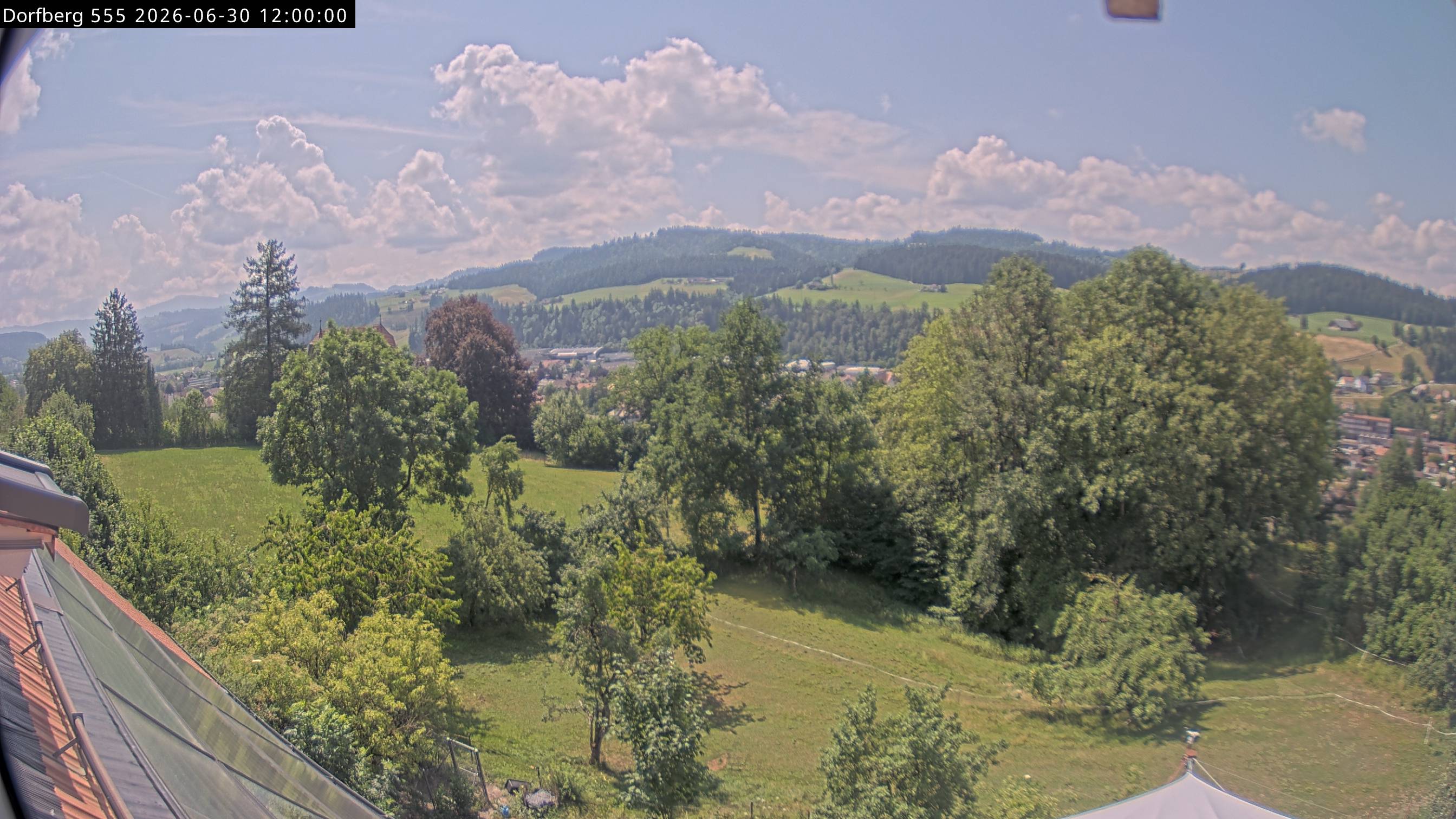 Webcam-Bild: Aussicht vom Dorfberg in Langnau 20260630-120000