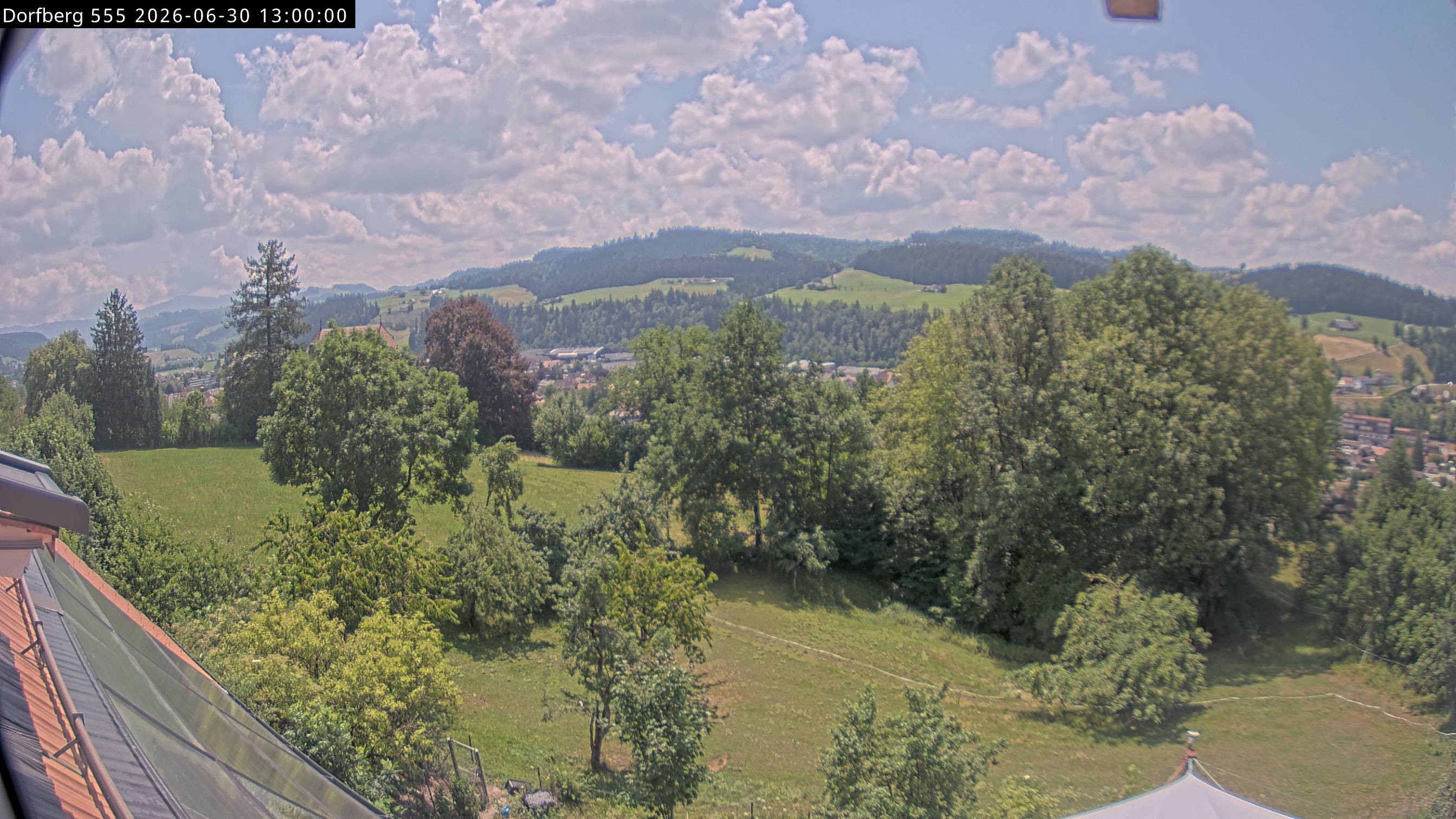 Webcam-Bild: Aussicht vom Dorfberg in Langnau 20260630-130000