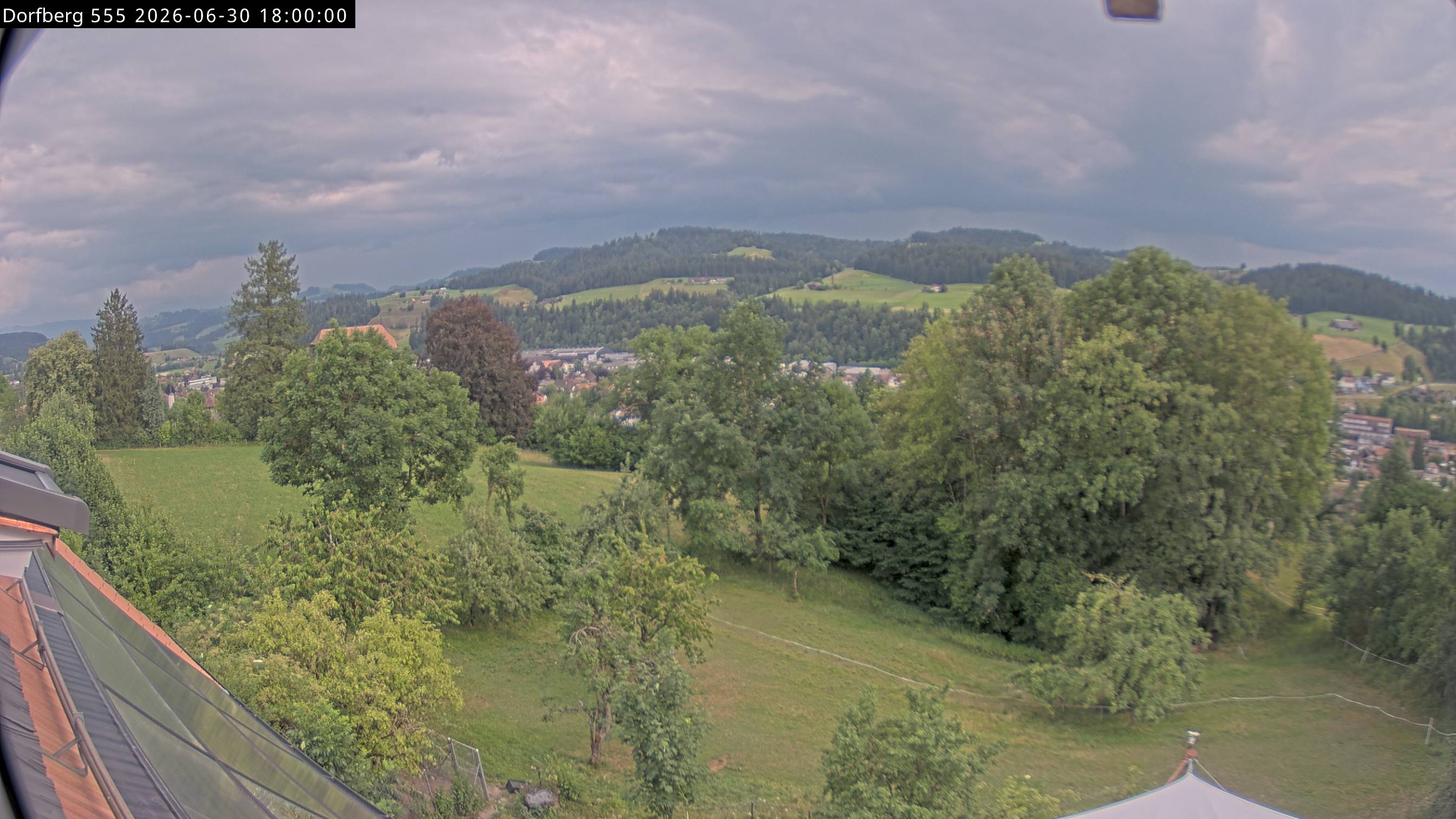Webcam-Bild: Aussicht vom Dorfberg in Langnau 20260630-180000