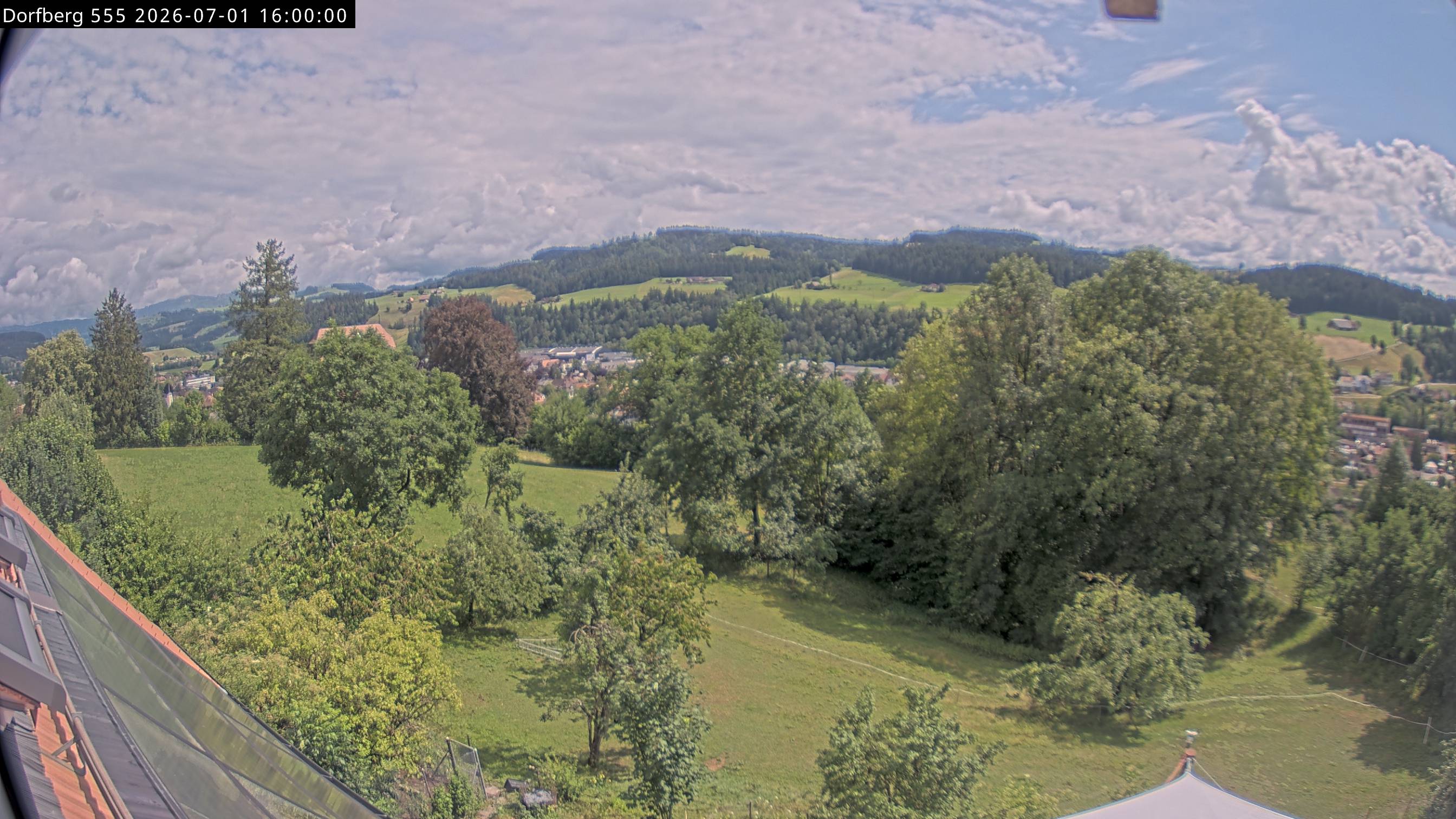 Webcam-Bild: Aussicht vom Dorfberg in Langnau 20260701-160000