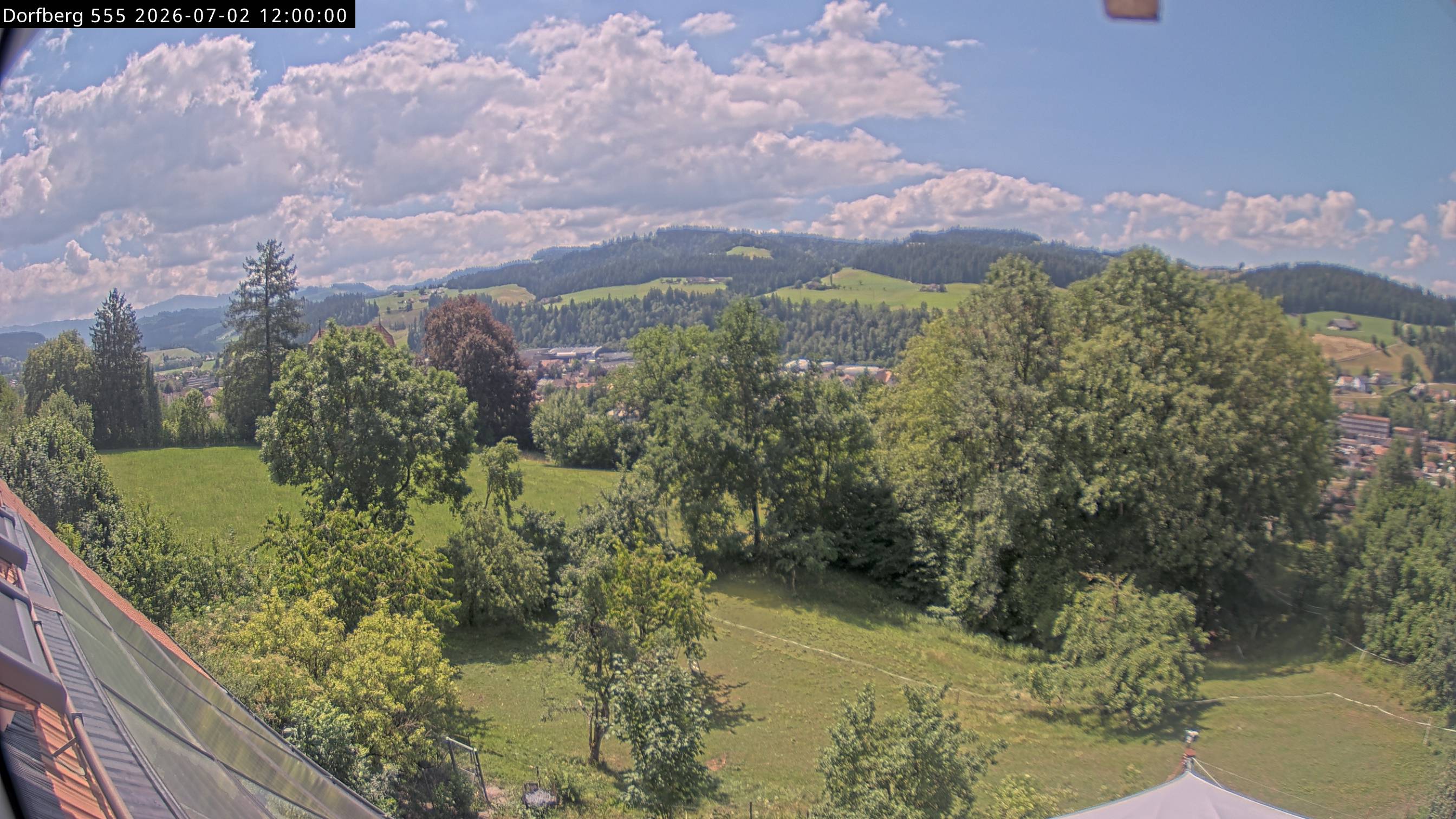 Webcam-Bild: Aussicht vom Dorfberg in Langnau 20260702-120000